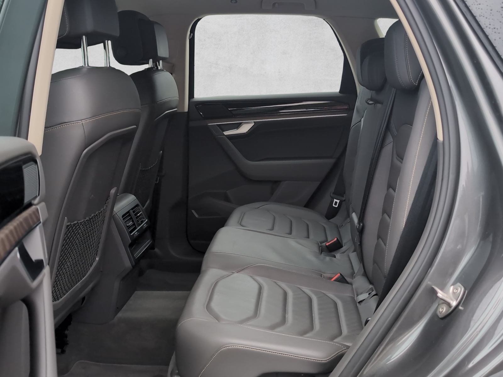 VW Touareg Atmosphere V6 3.0 TDI 286PS 4Motion-image-9