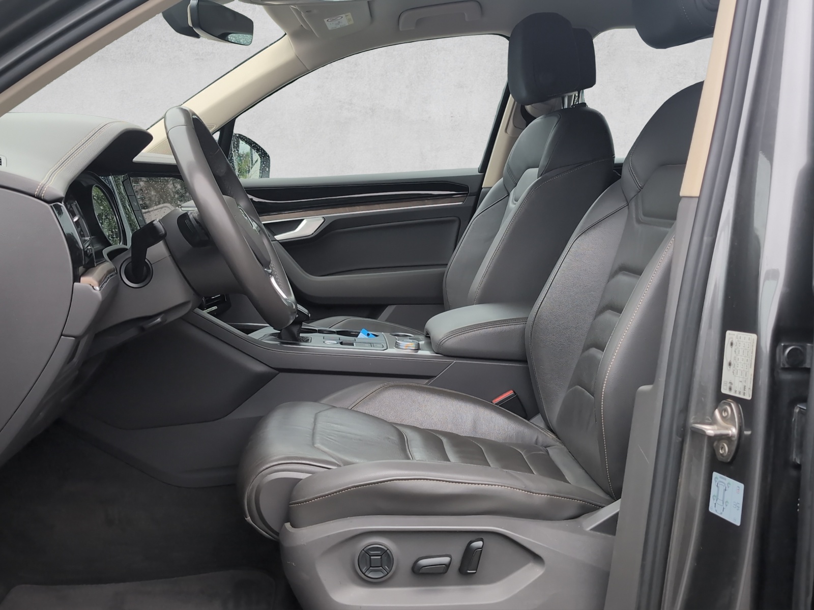 VW Touareg Atmosphere V6 3.0 TDI 286PS 4Motion-image-8