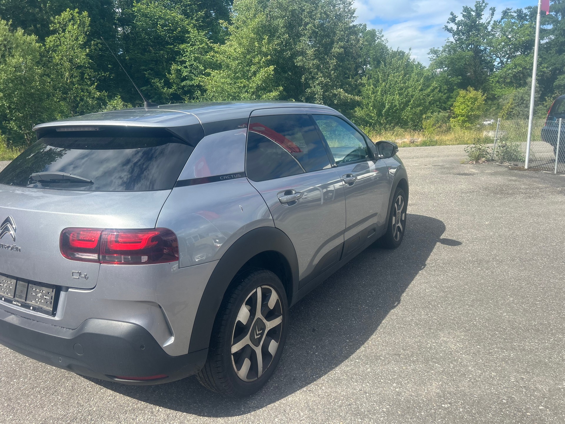 CITROEN C4 Cactus 1.2 Pure Tech Feel-image-4