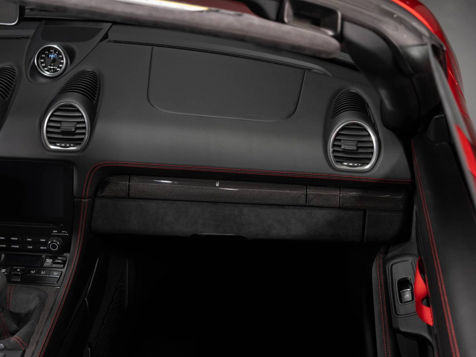 PORSCHE 718 Spyder-image-18