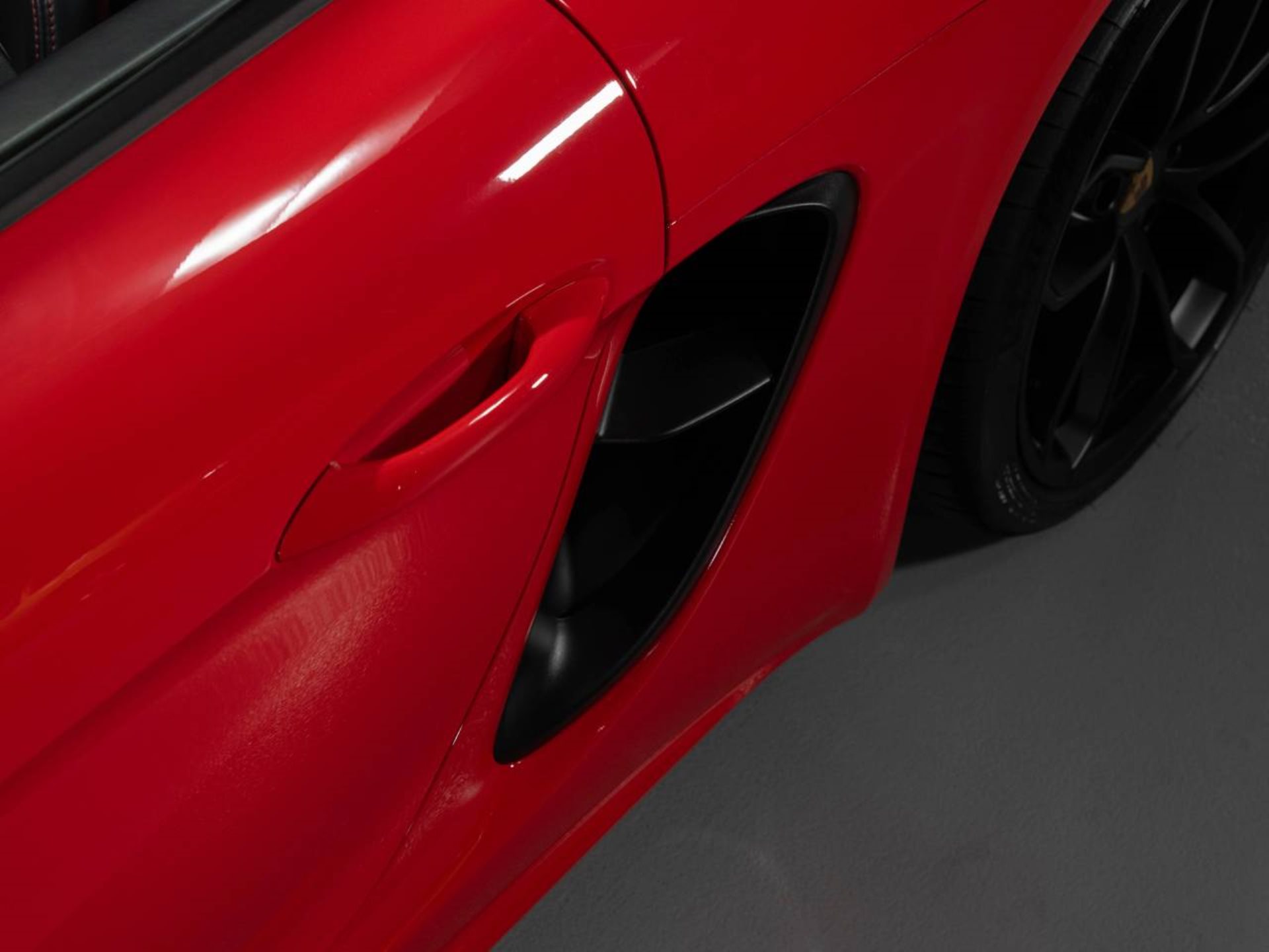 PORSCHE 718 Spyder-image-19