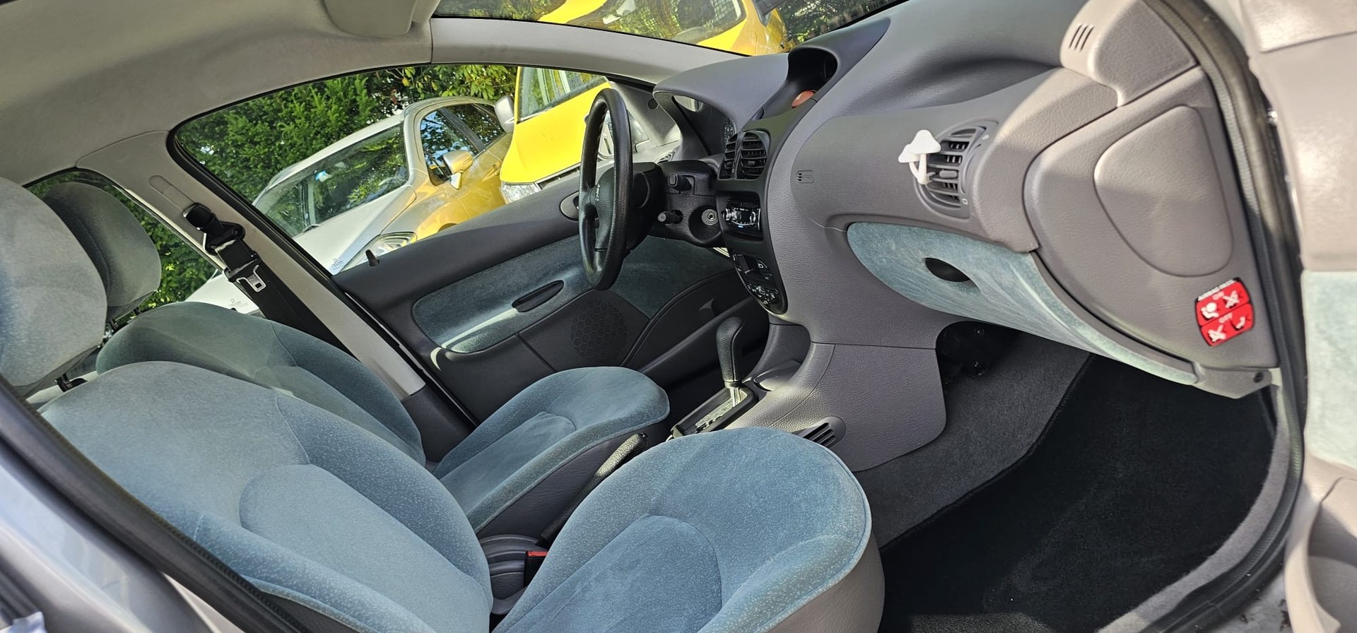 PEUGEOT 206 1.6 16V (XT) Premium-image-10