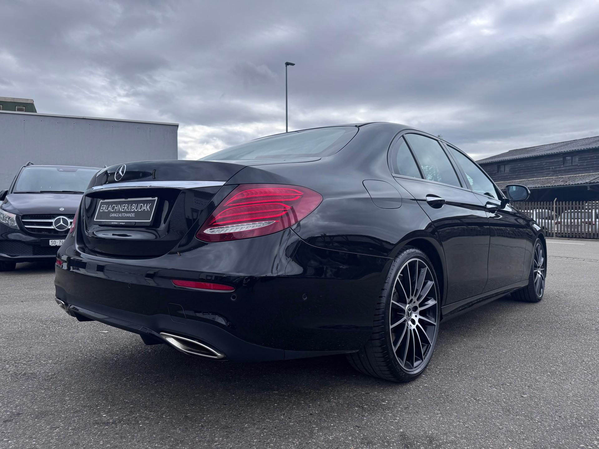 MERCEDES-BENZ E 400 AMG Line 4Matic 9G-Tronic-image-4