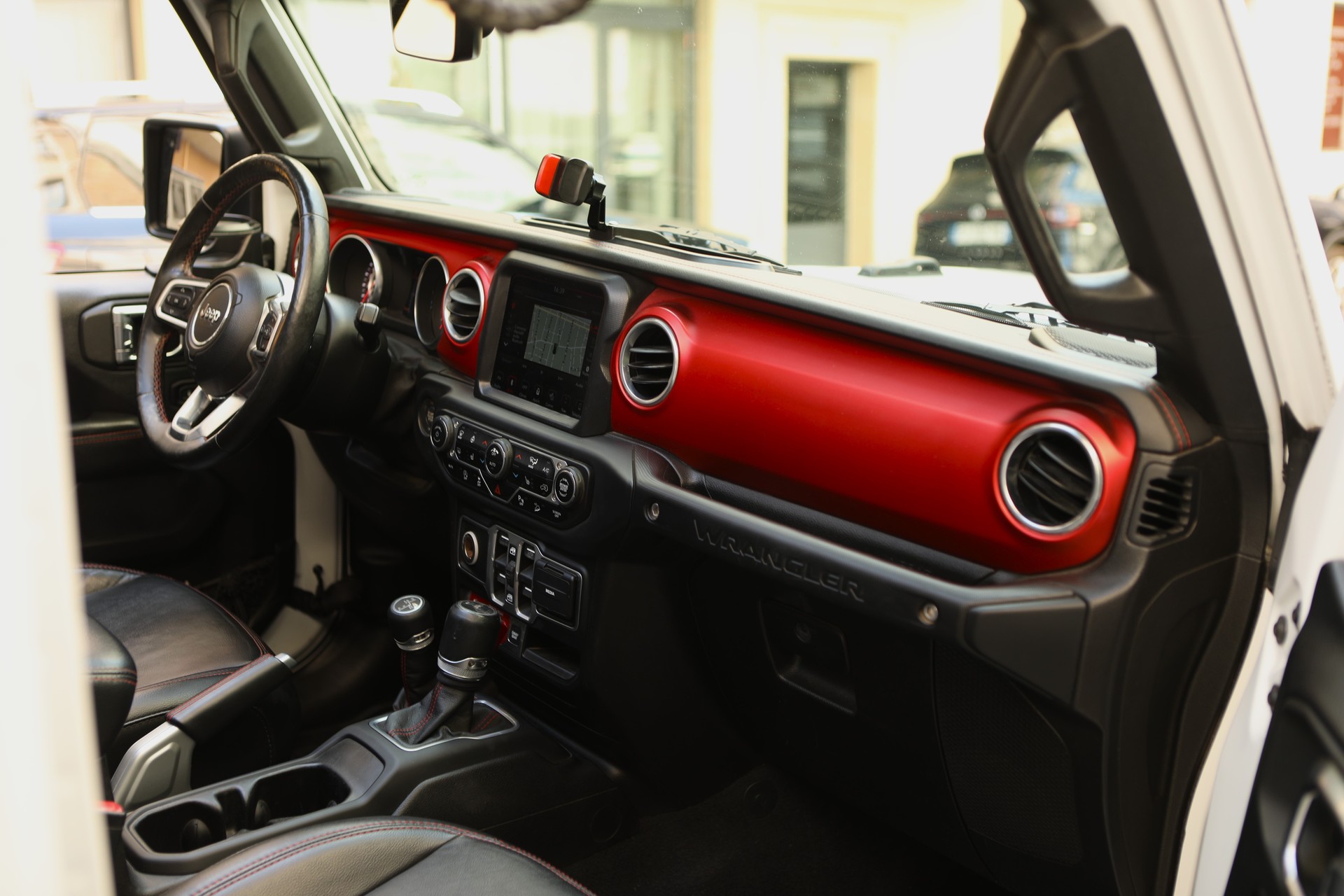 JEEP Wrangler 2.0 Unlimited Rubicon Automatic TRAIL RATED - Soft / Hard Top-image-10