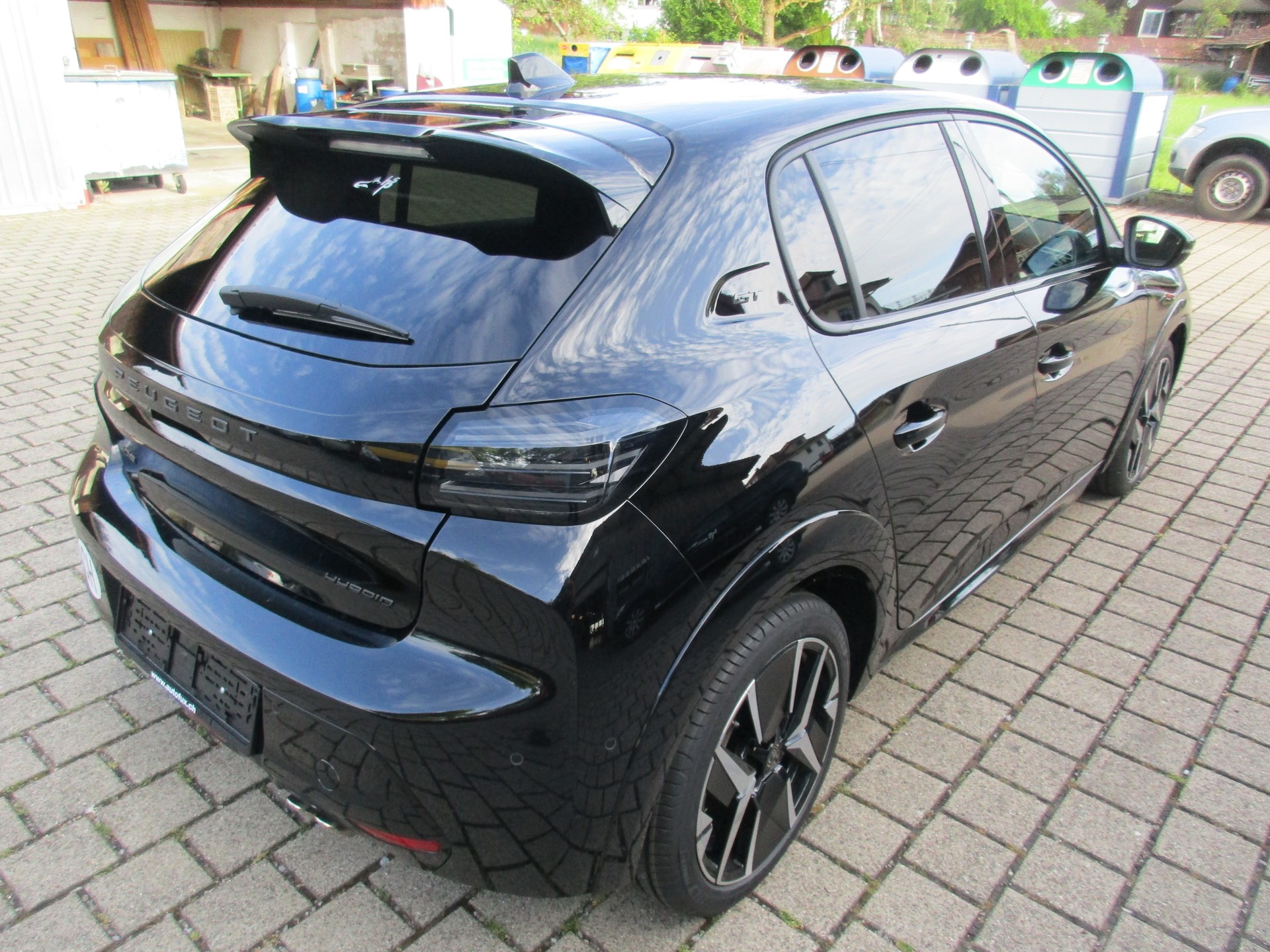 PEUGEOT 208 1.2 MHEV 145 GT-image-2