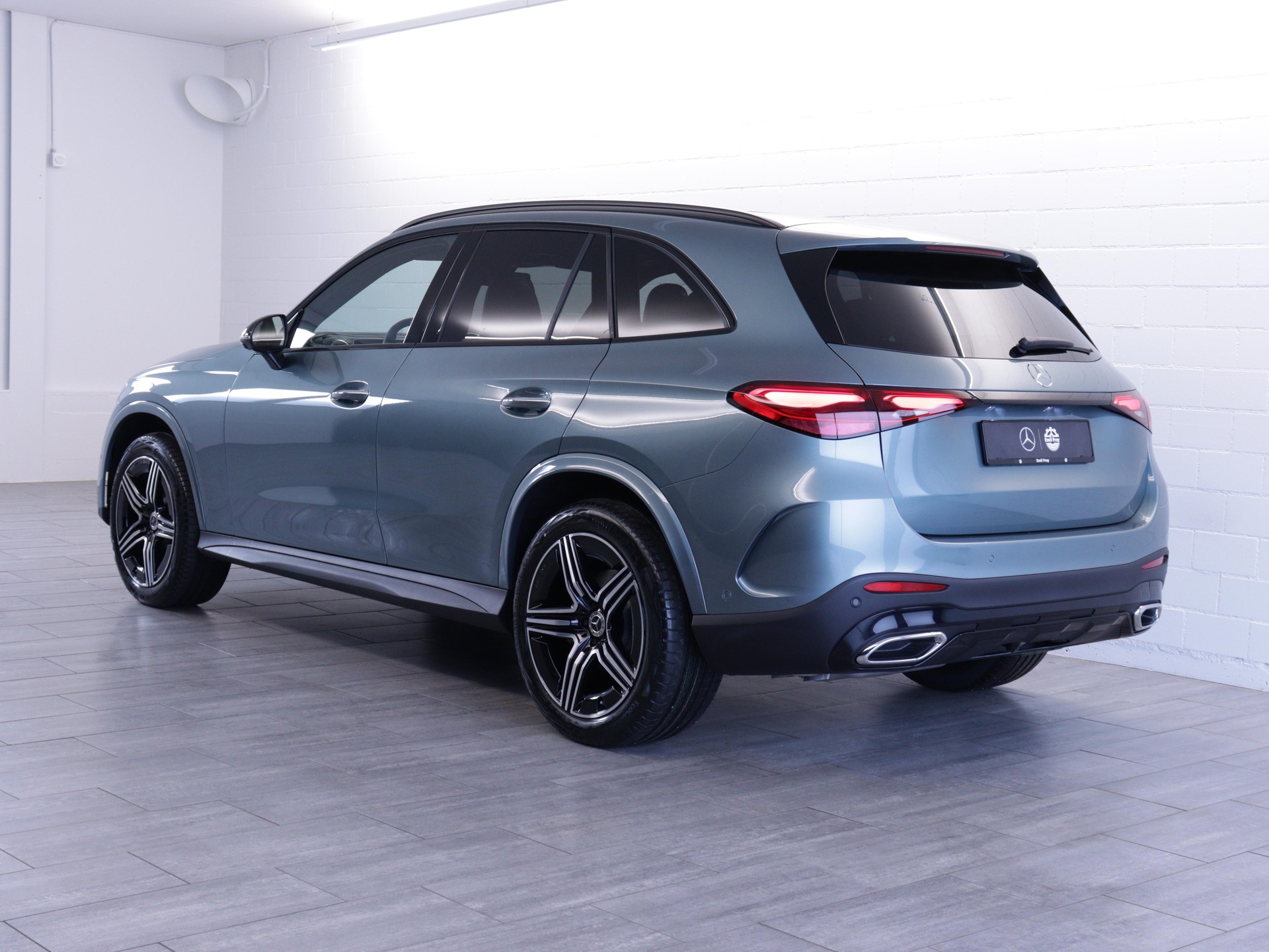 MERCEDES-BENZ GLC 220 d AMG Line 4matic-image-3