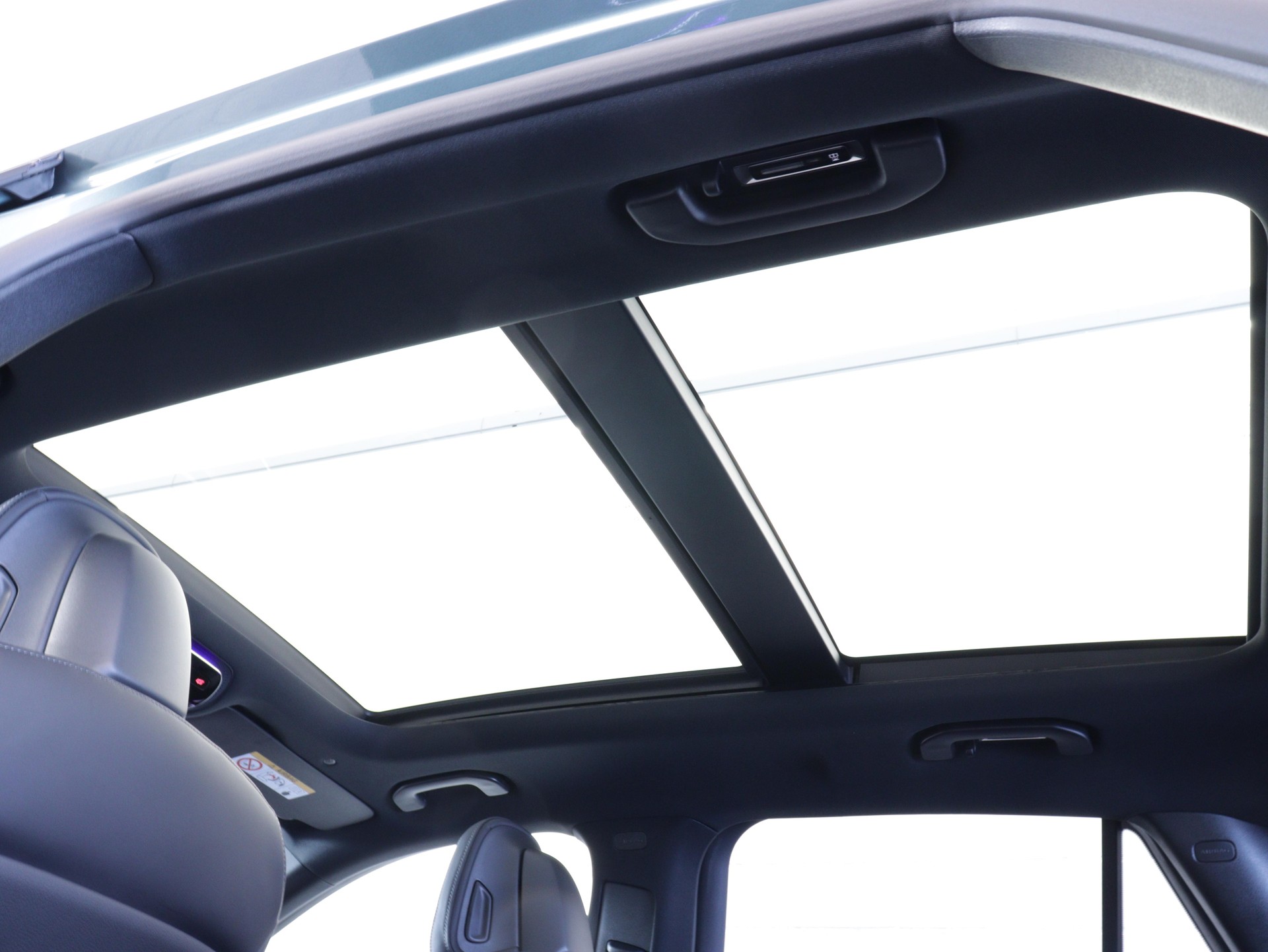 MERCEDES-BENZ GLC 220 d AMG Line 4matic-image-13