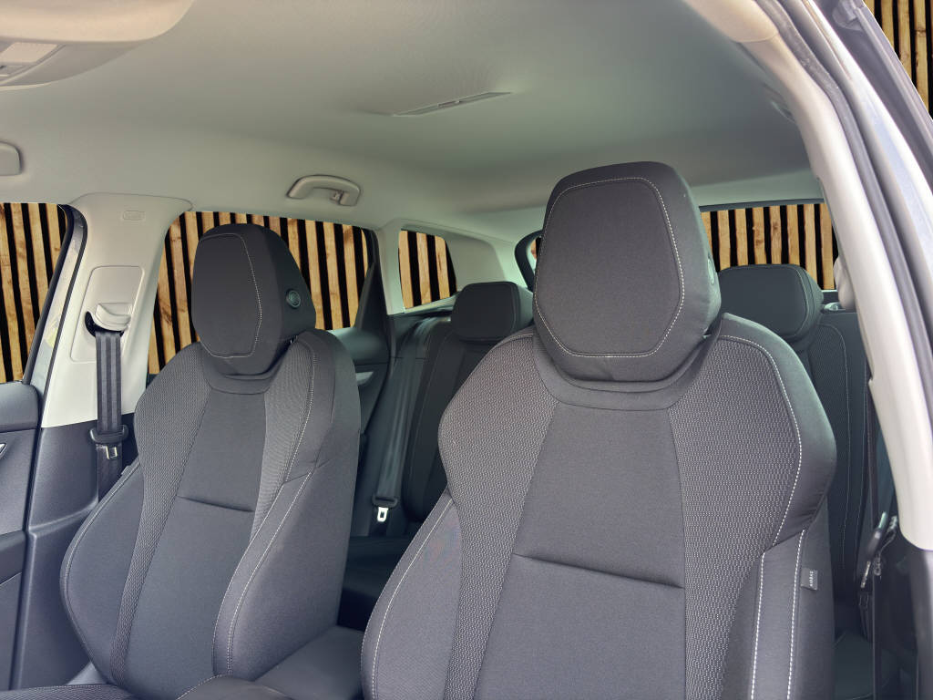 SKODA Karoq 1.5 TSI Selection DSG-image-13