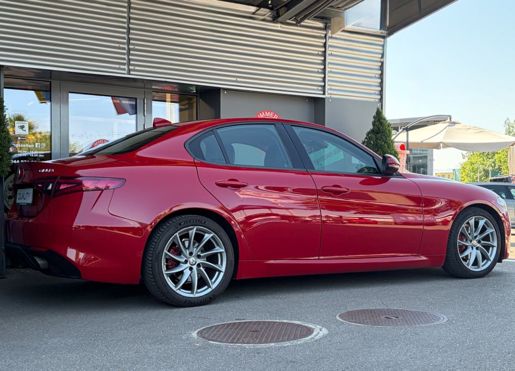 ALFA ROMEO Giulia 2.0 Super Automatic-image-2