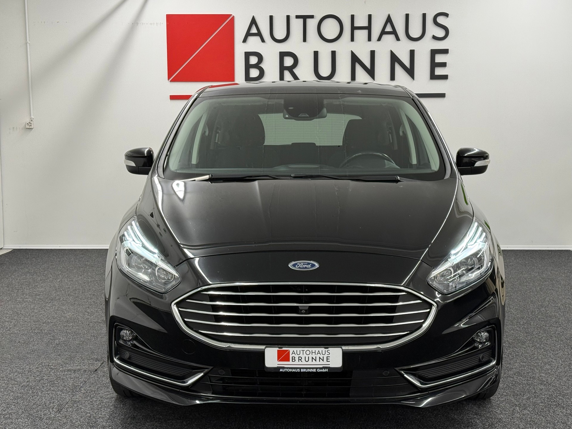FORD S-Max 2.0 TDCi Titanium 7-Plätzer + AHK-image-1