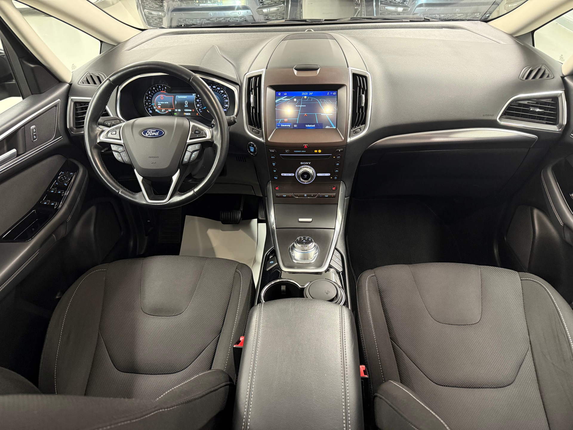 FORD S-Max 2.0 TDCi Titanium 7-Plätzer + AHK-image-14