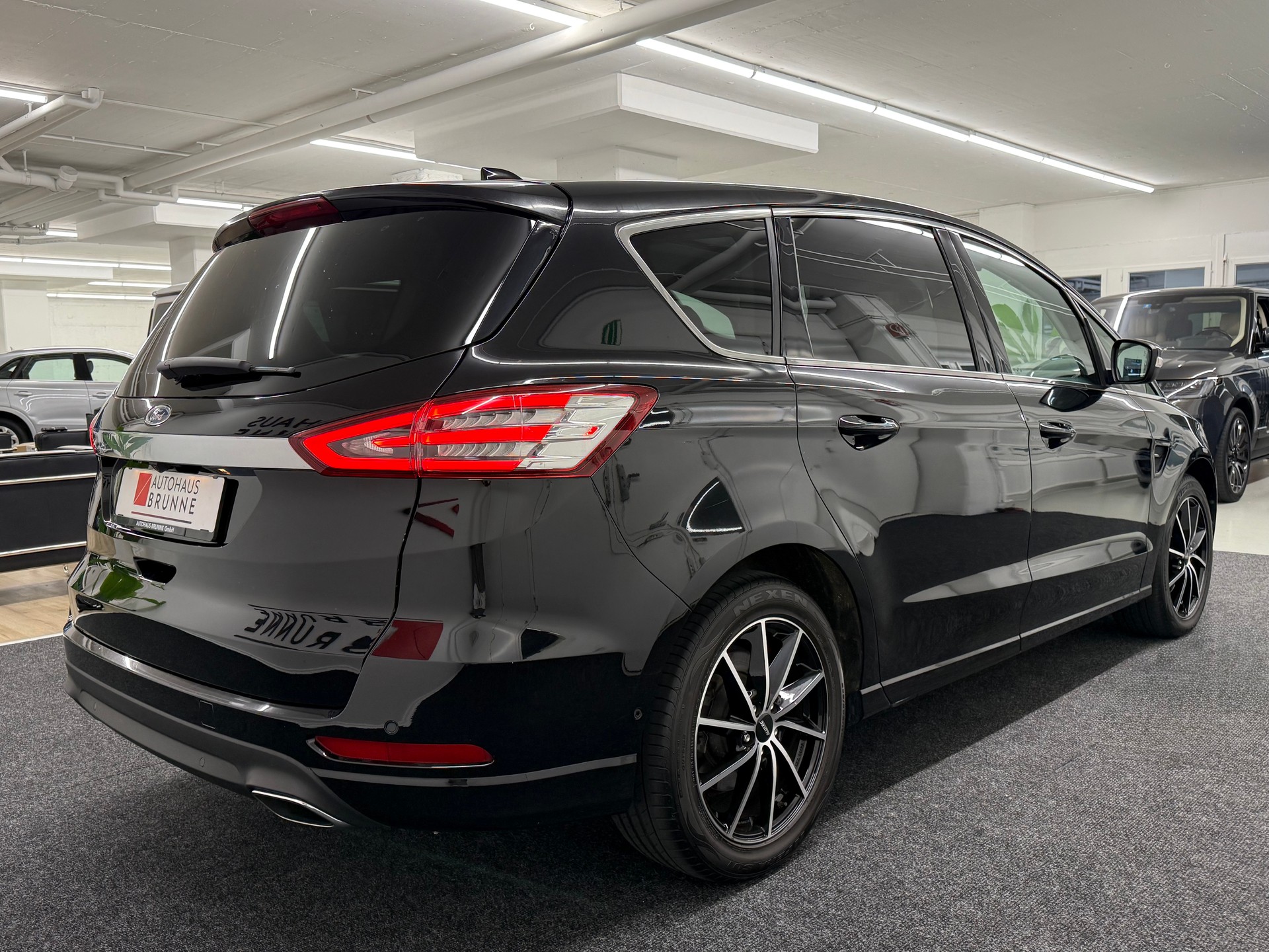 FORD S-Max 2.0 TDCi Titanium 7-Plätzer + AHK-image-3