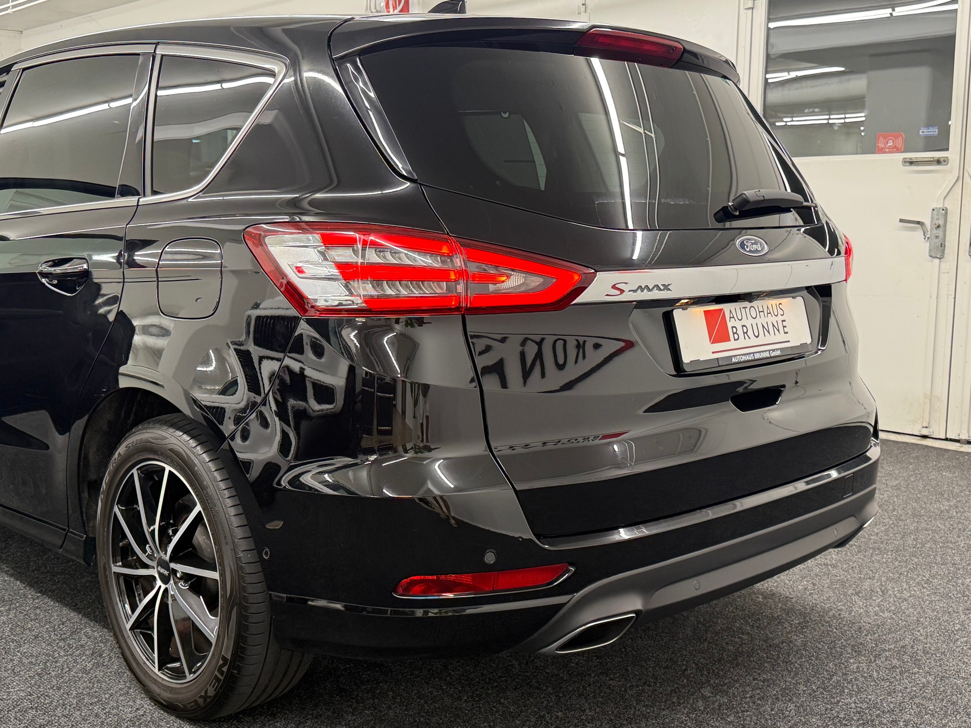 FORD S-Max 2.0 TDCi Titanium 7-Plätzer + AHK-image-10