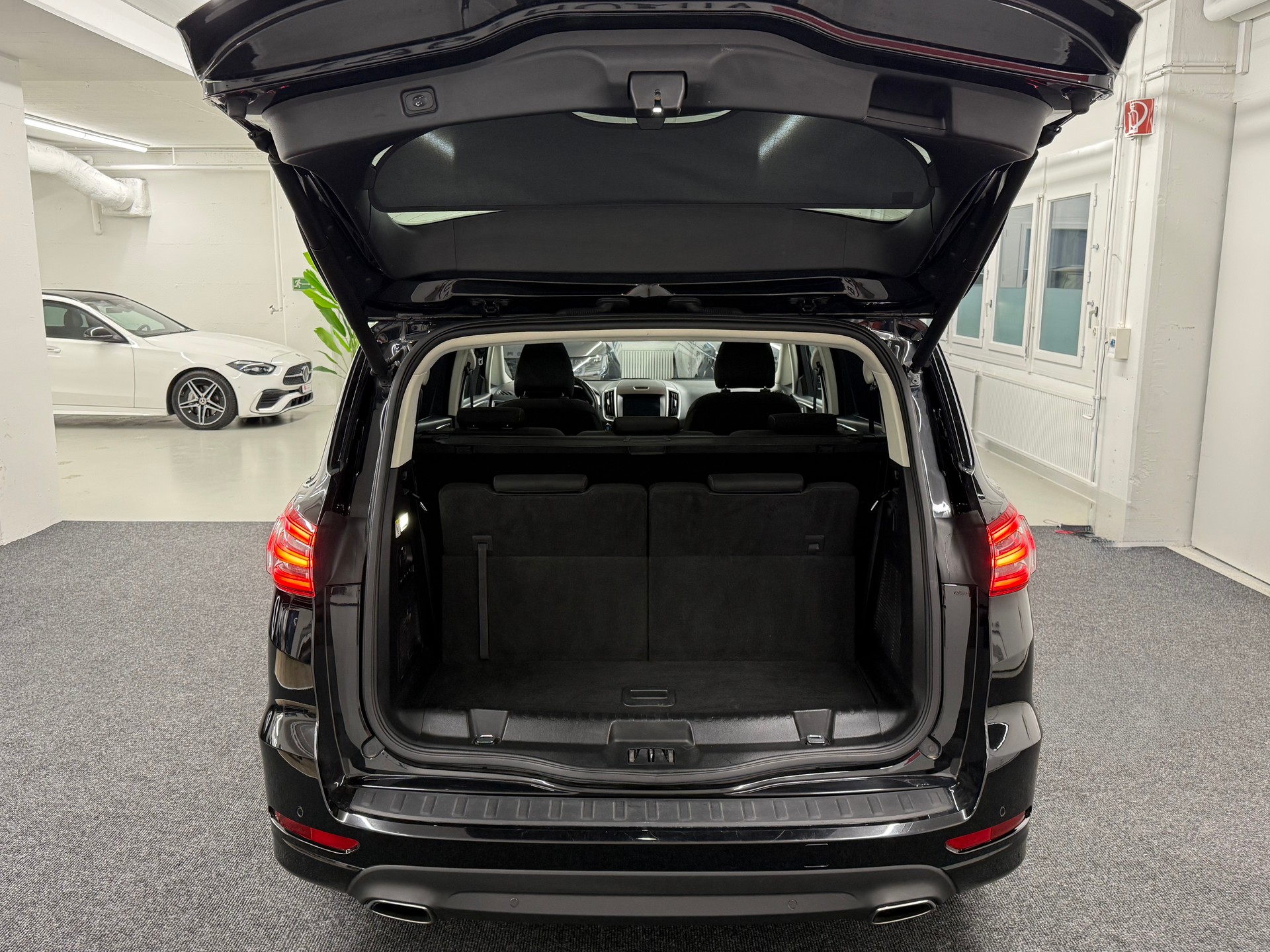 FORD S-Max 2.0 TDCi Titanium 7-Plätzer + AHK-image-8