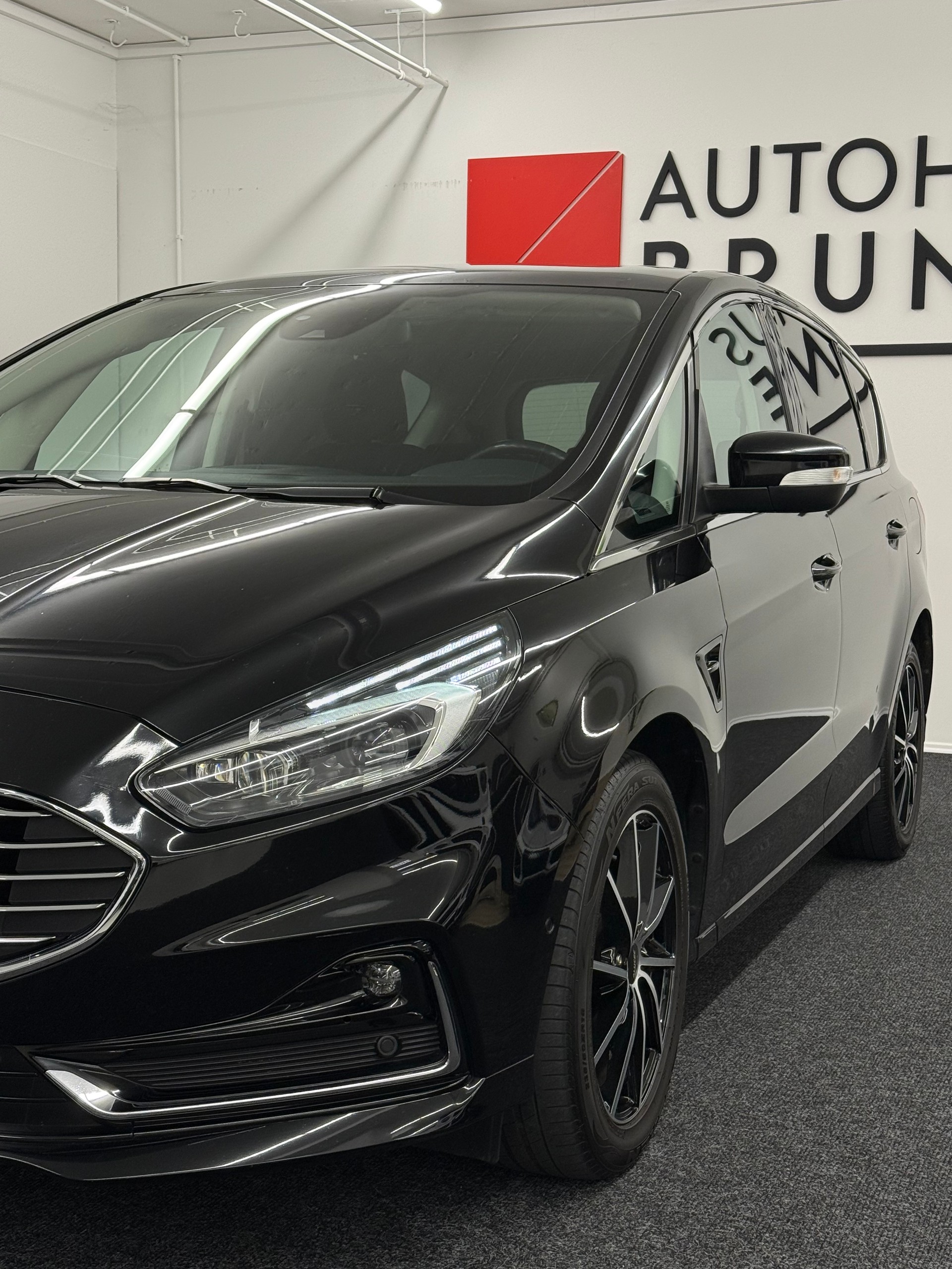 FORD S-Max 2.0 TDCi Titanium 7-Plätzer + AHK-image-9