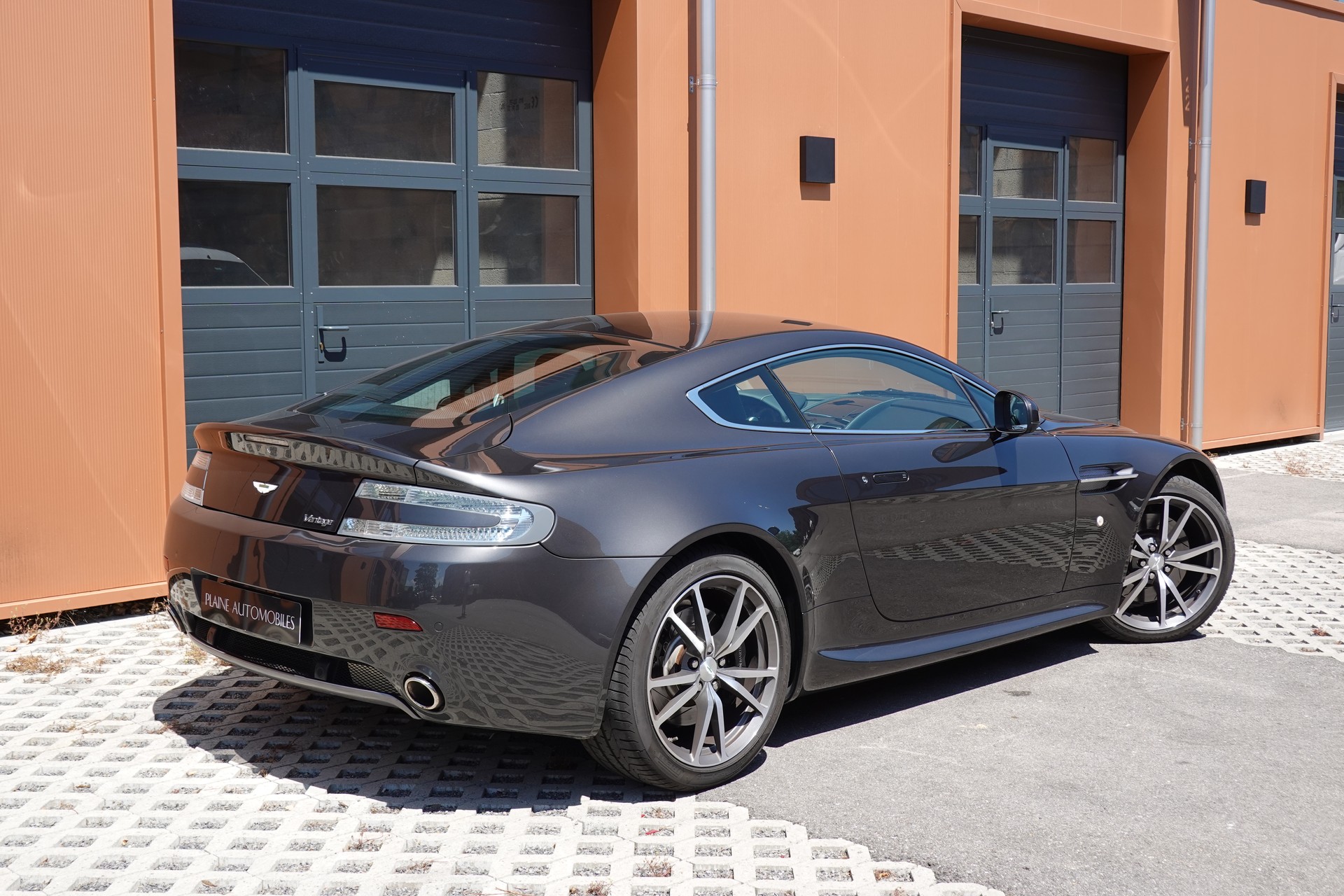 ASTON MARTIN V8 Vantage 4.7 Sportshift * Sièges Lightweight Carbone avec memoire * Phares xenon * Son Premium * Tempomat *-image-6