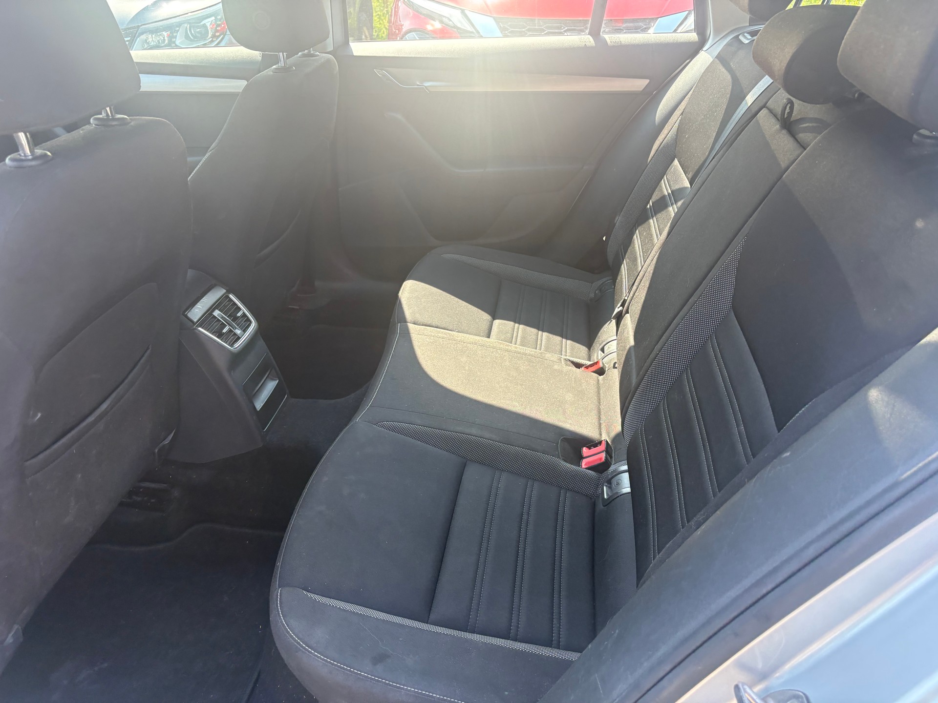 SKODA Octavia Combi 2.0 TDI Ambition 4x4 DSG-image-7