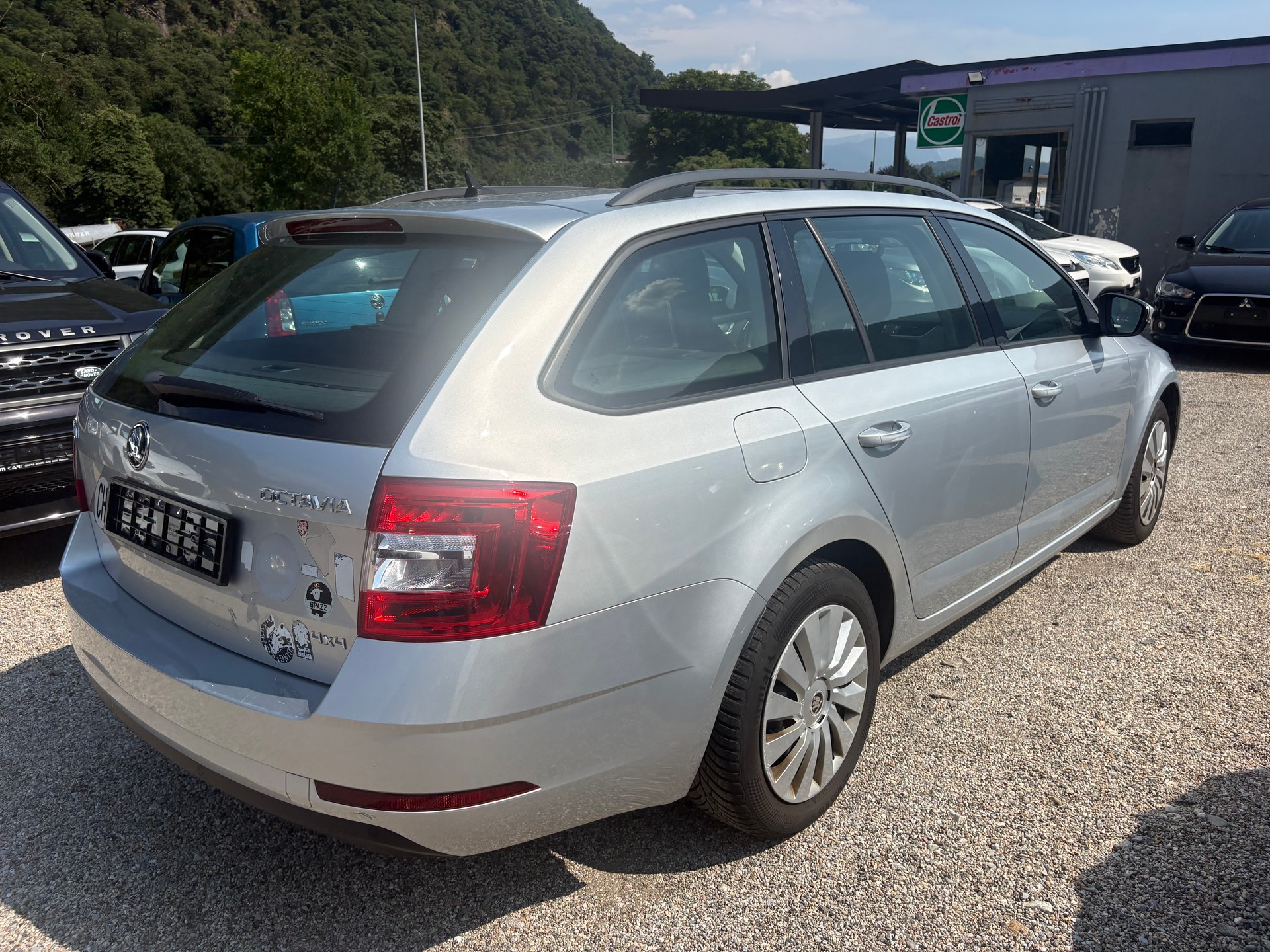 SKODA Octavia Combi 2.0 TDI Ambition 4x4 DSG-image-3