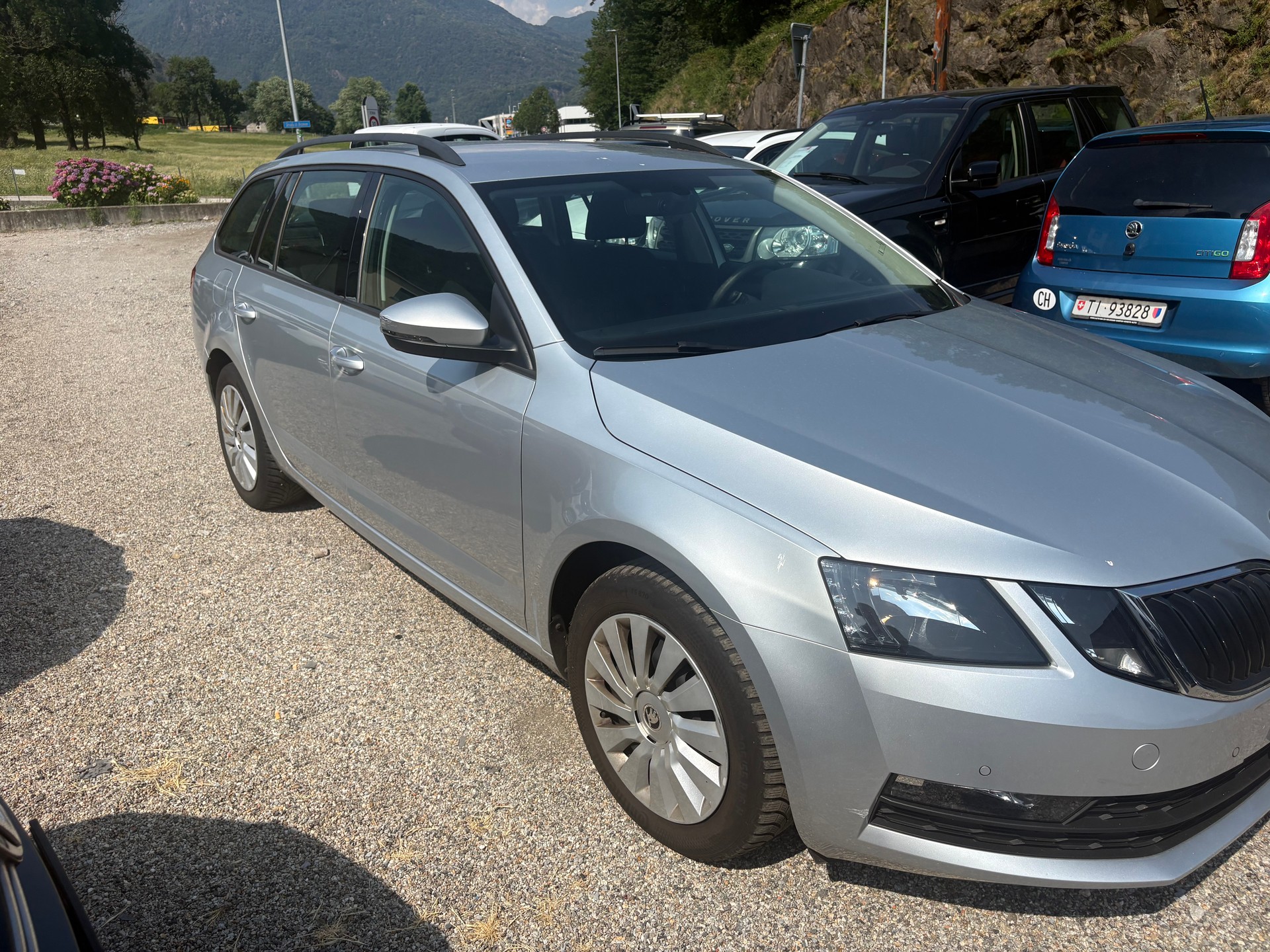 SKODA Octavia Combi 2.0 TDI Ambition 4x4 DSG-image-2