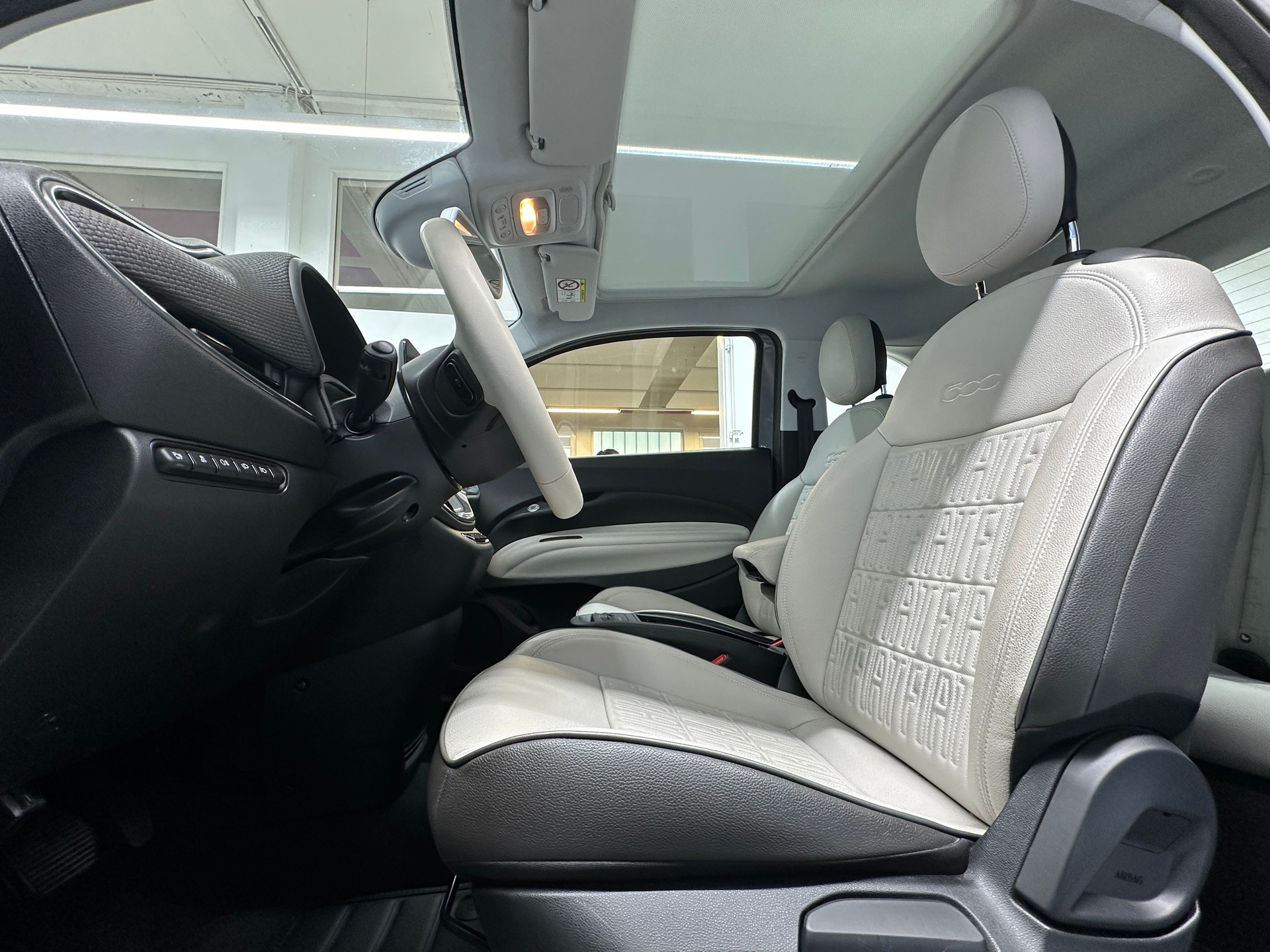 FIAT 500 electric 87 kW La Prima-image-6