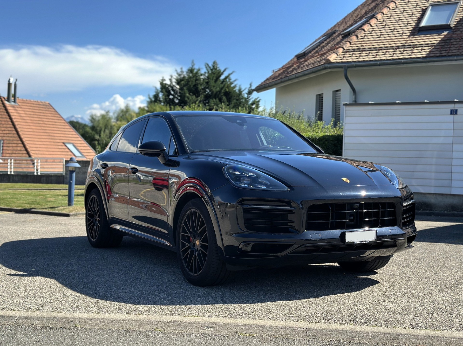 PORSCHE Cayenne GTS Coupé-image-1