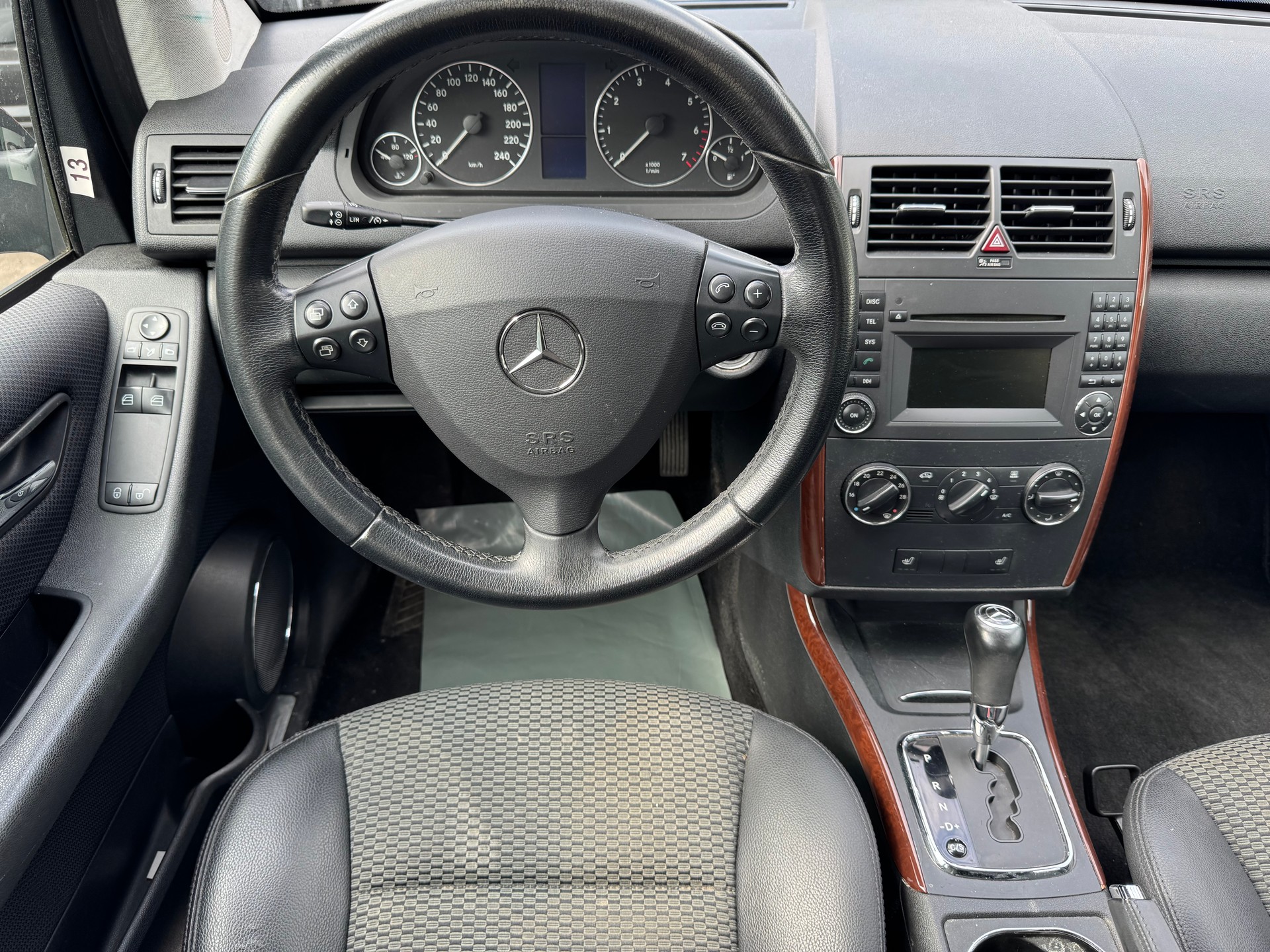MERCEDES-BENZ A 170 Elégance Edition A-image-12