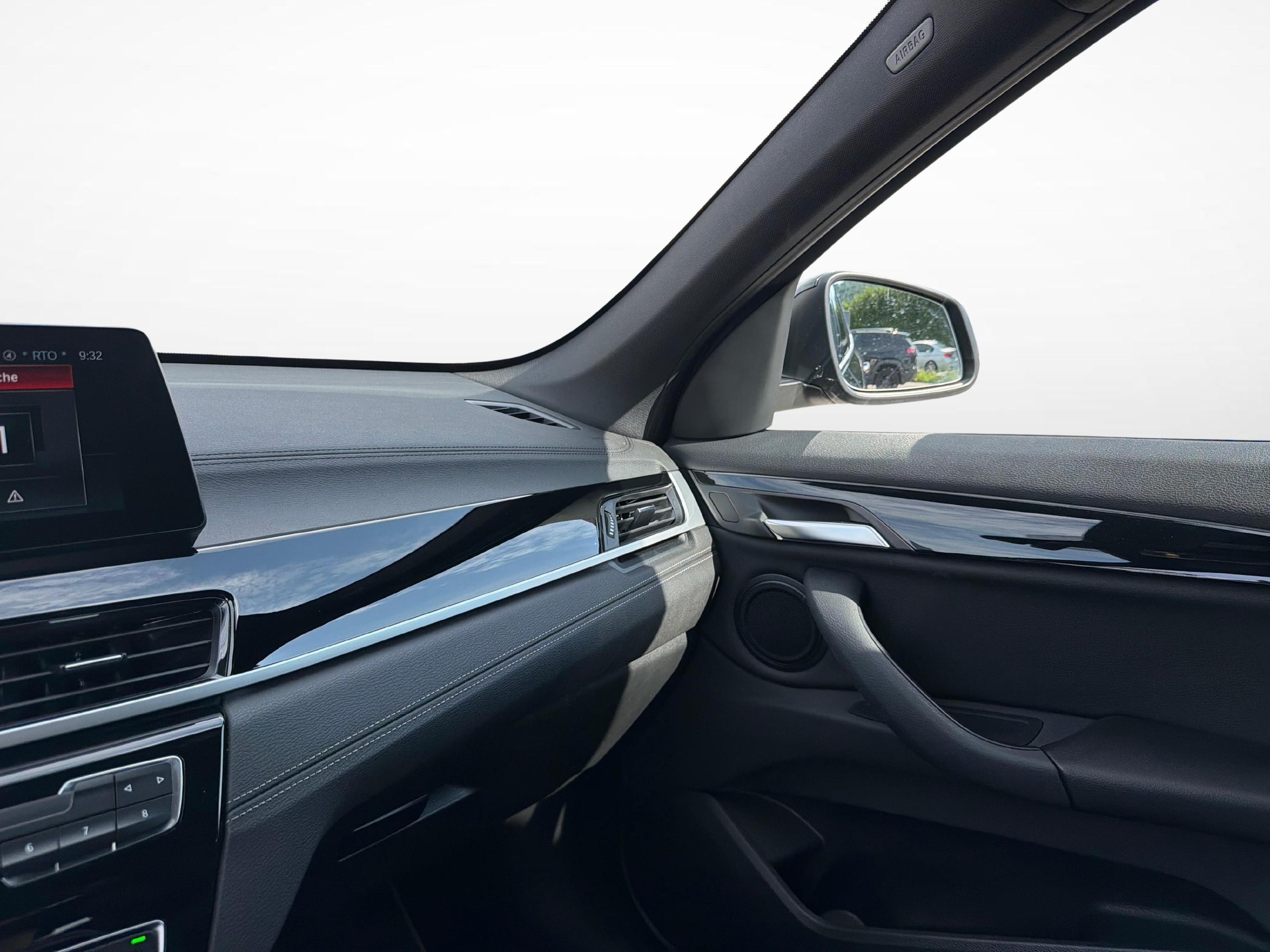 BMW X1 18d xDrive SAG-image-17