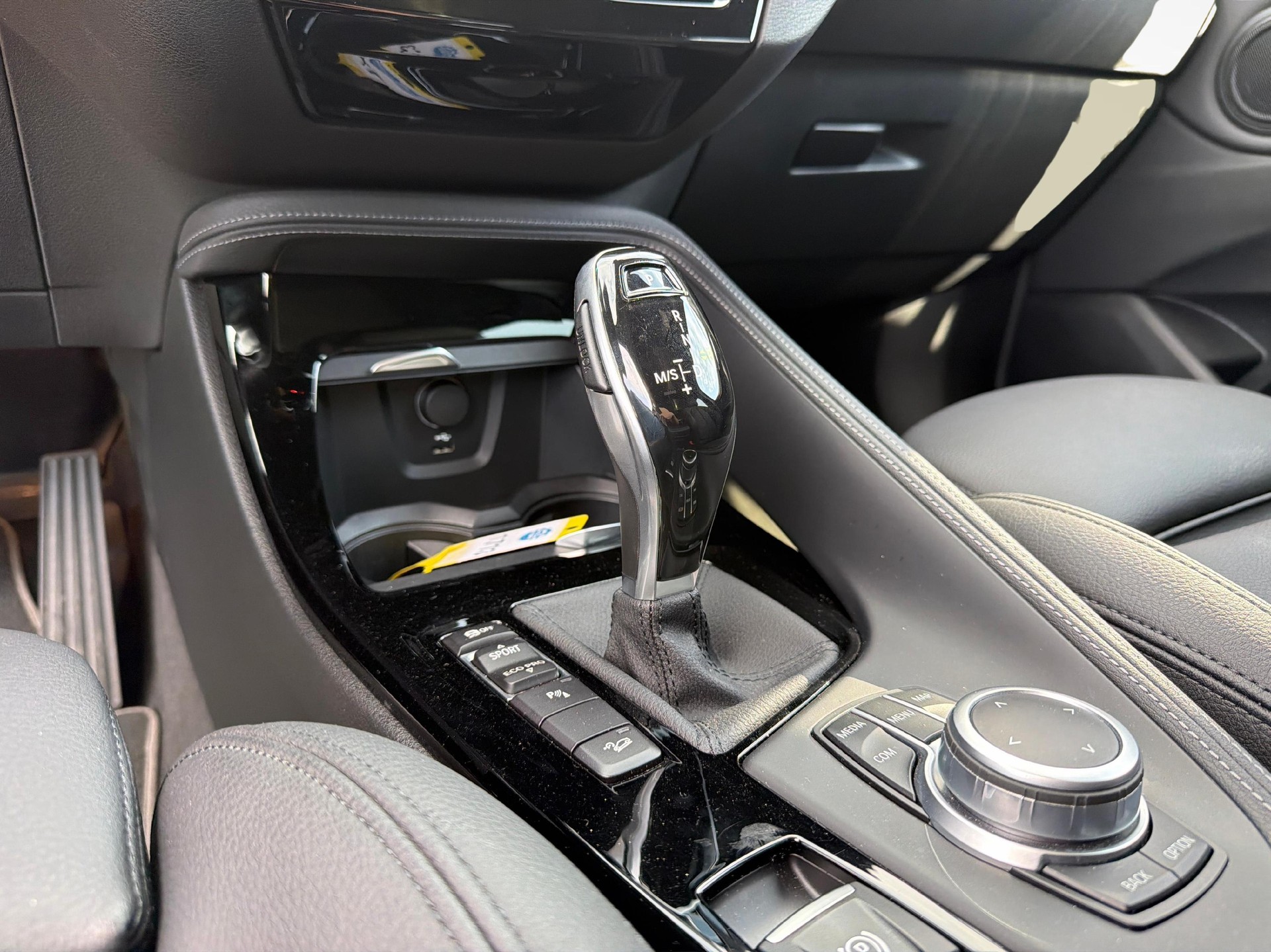 BMW X1 18d xDrive SAG-image-16