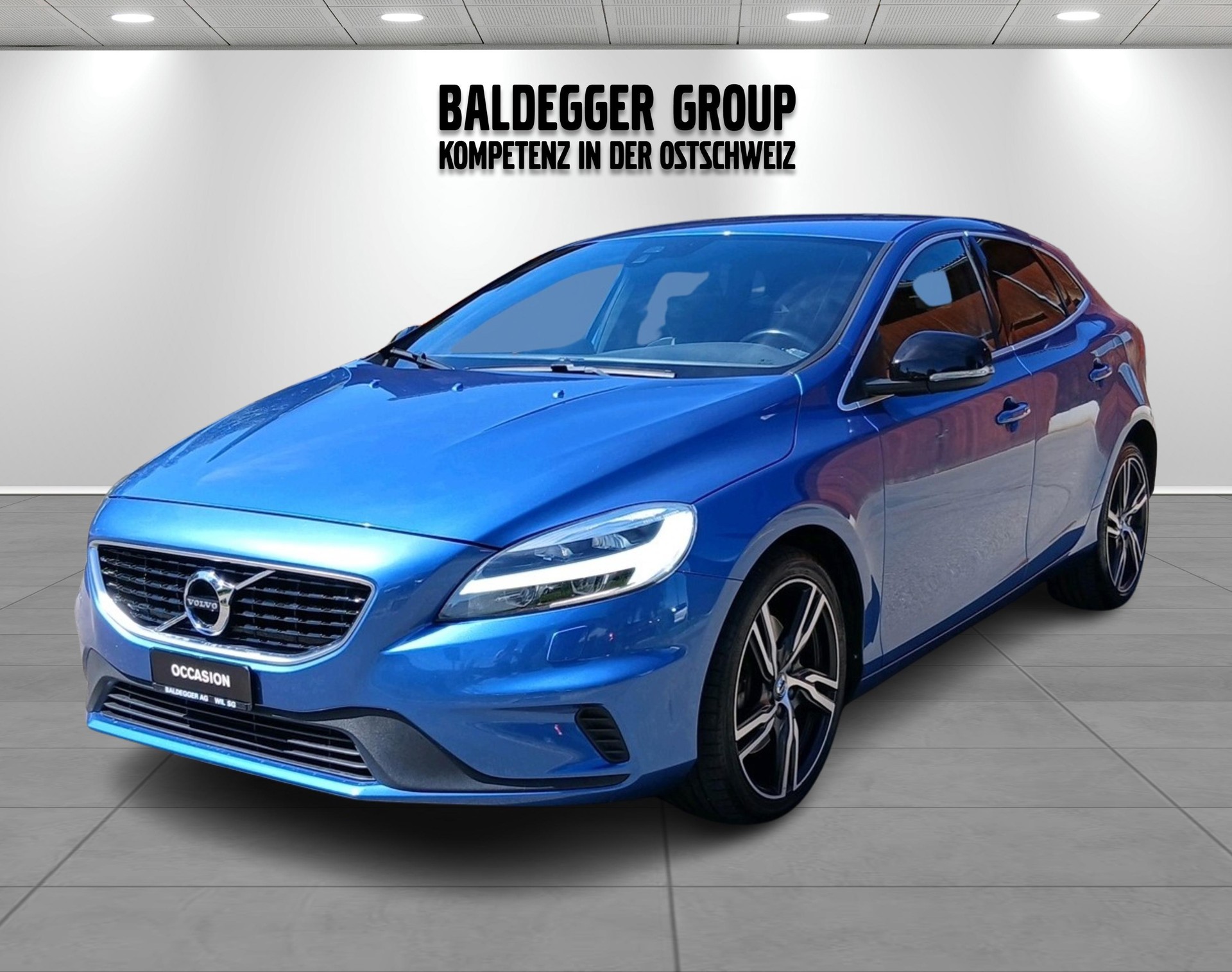 VOLVO V40 2.0 D4 Momentum R-Design S