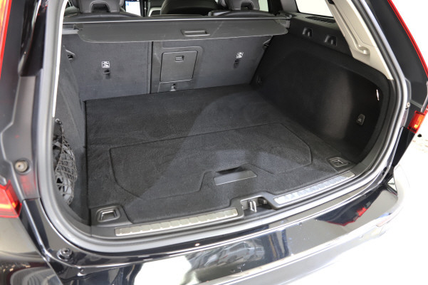 VOLVO V60 T6 eAWD Inscr. Expr.-image-11