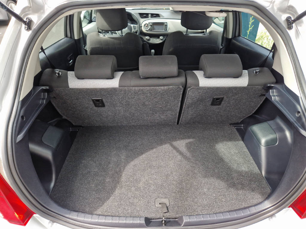 TOYOTA Yaris 1.33 VVT-i Sol MdS 42641/000-image-10