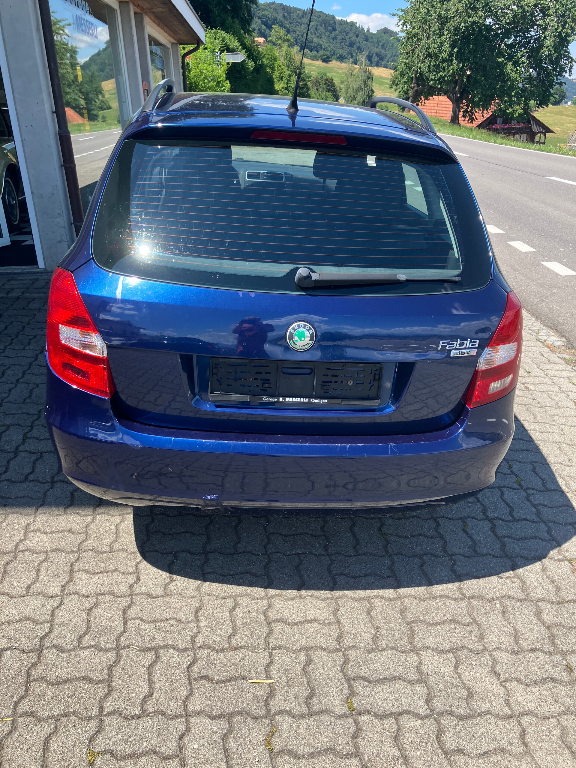 SKODA Fabia 1.6 Elegance-image-2