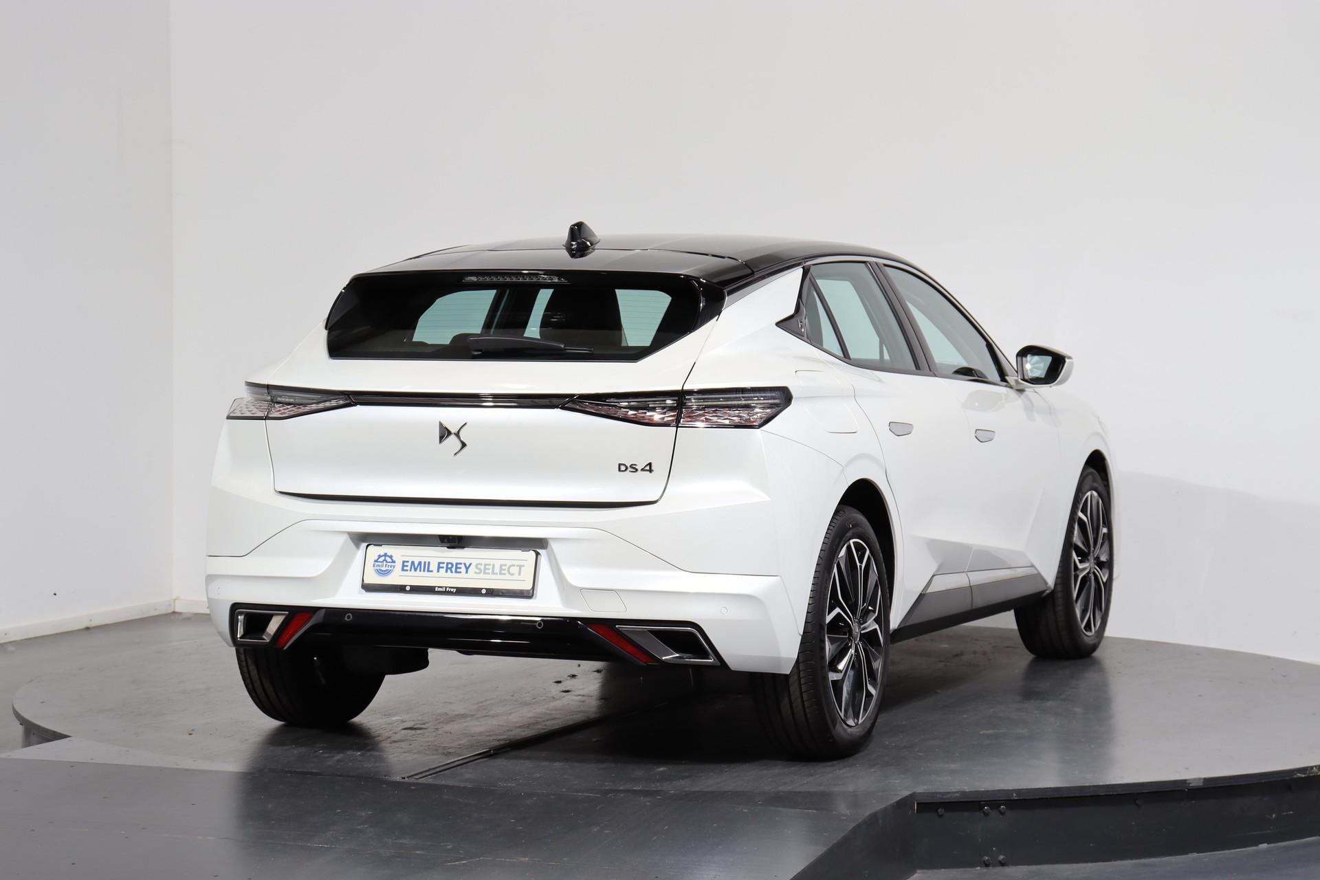 DS AUTOMOBILES 4 1.2 PureTech Trocadero-image-2