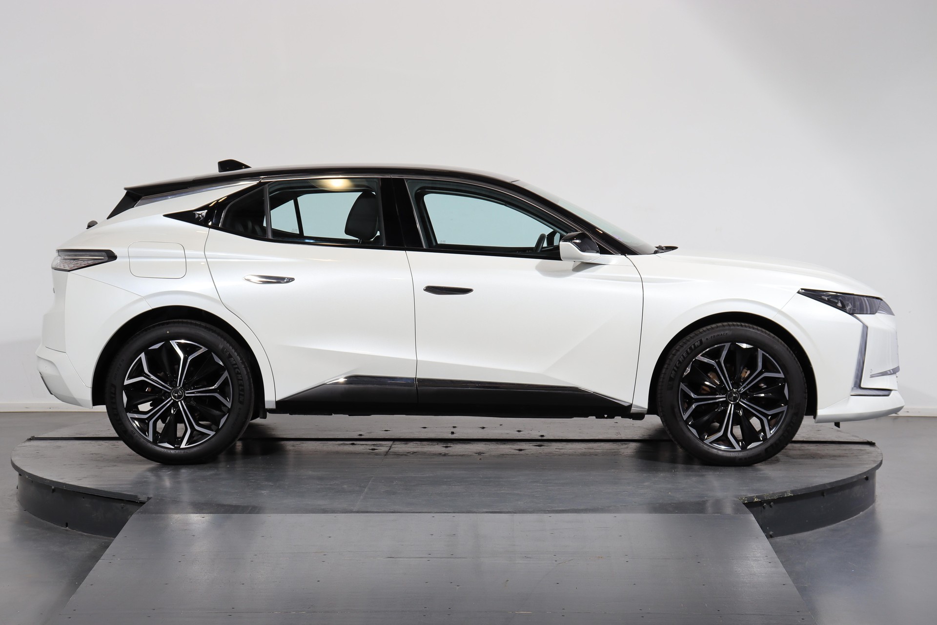 DS AUTOMOBILES 4 1.2 PureTech Trocadero-image-1