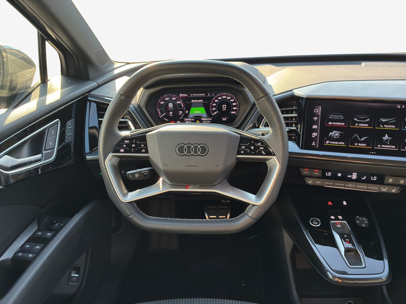 AUDI Q4 e-tron 50 quattro-image-9