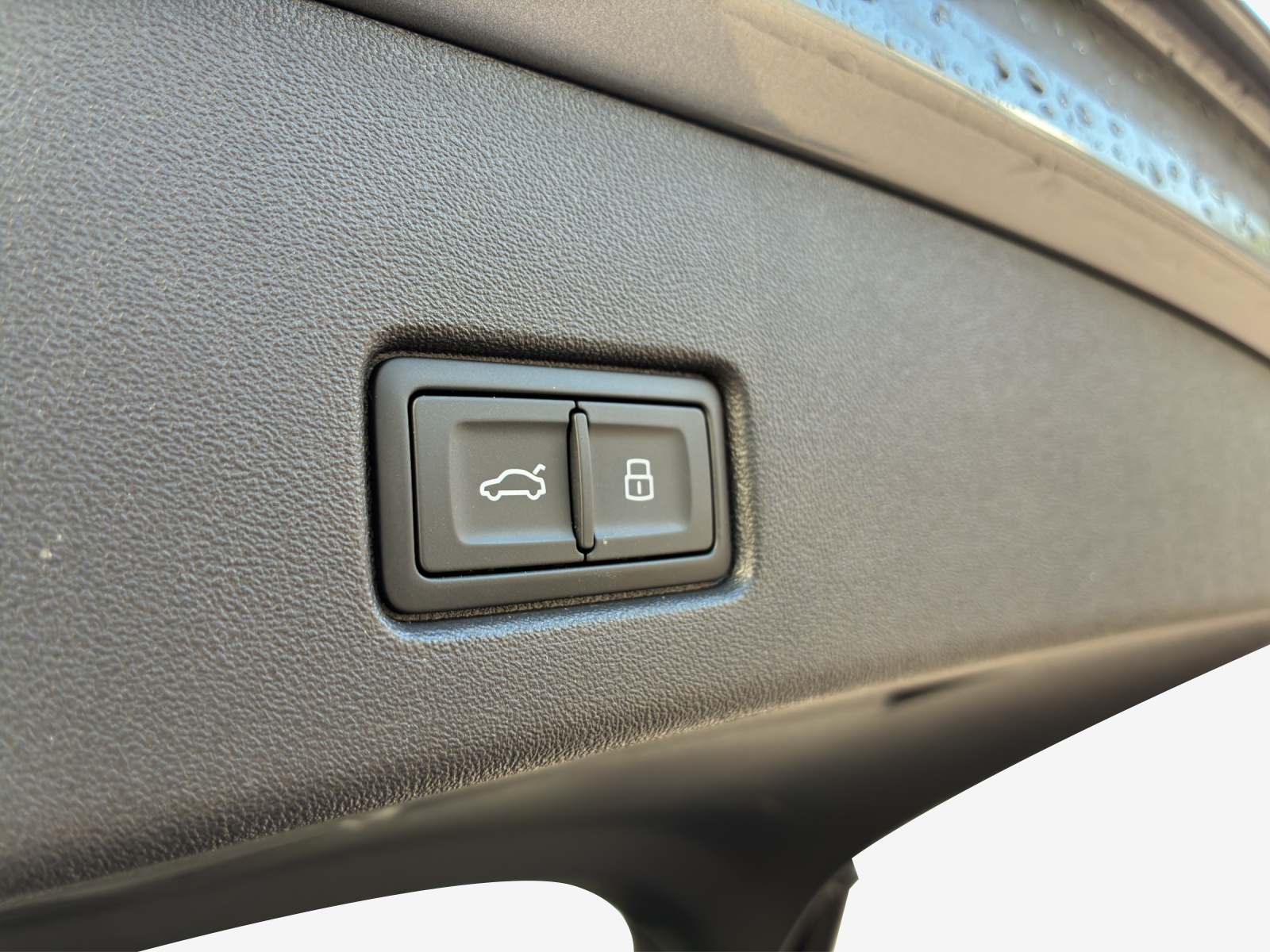 AUDI Q4 e-tron 50 quattro-image-15
