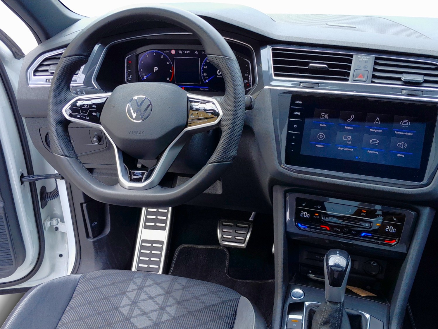 VW Tiguan 2.0TSI R-Line 4Motion DSG-image-8