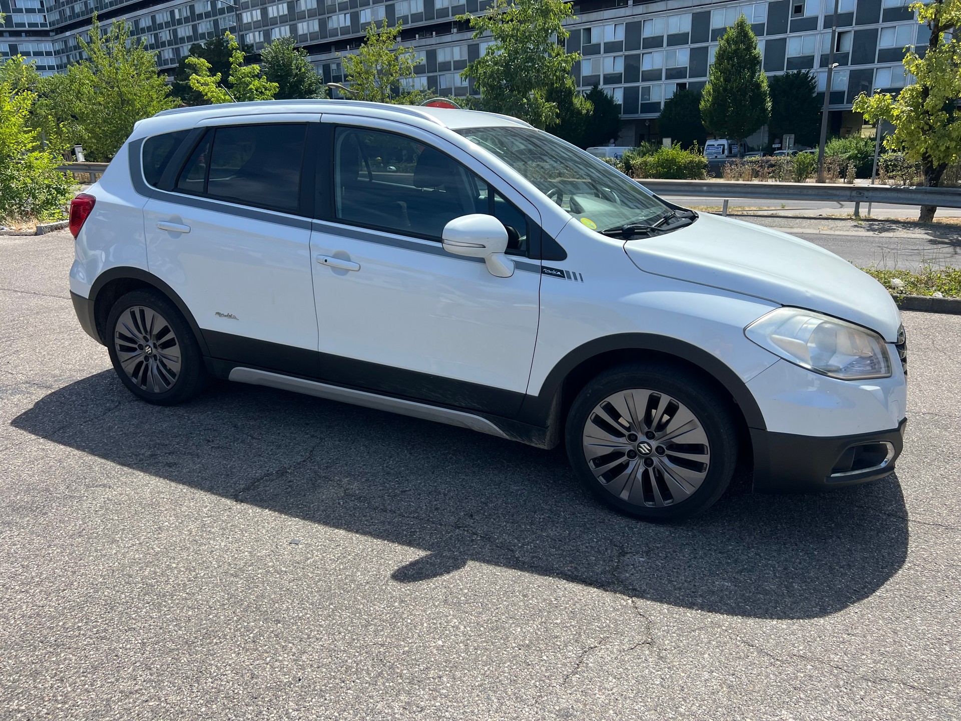 SUZUKI SX4 S-Cross 1.6 TD PizSulai Top 4WD TCSS-image-7