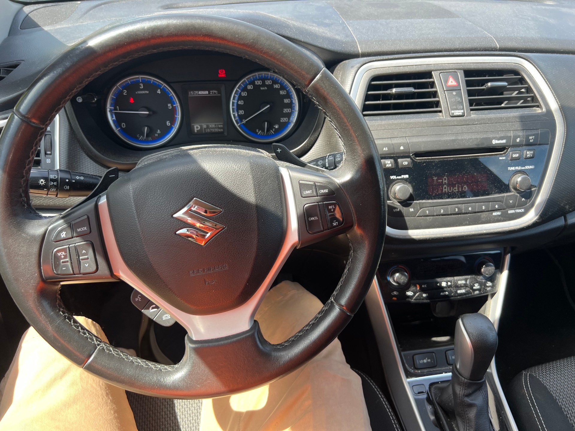 SUZUKI SX4 S-Cross 1.6 TD PizSulai Top 4WD TCSS-image-12