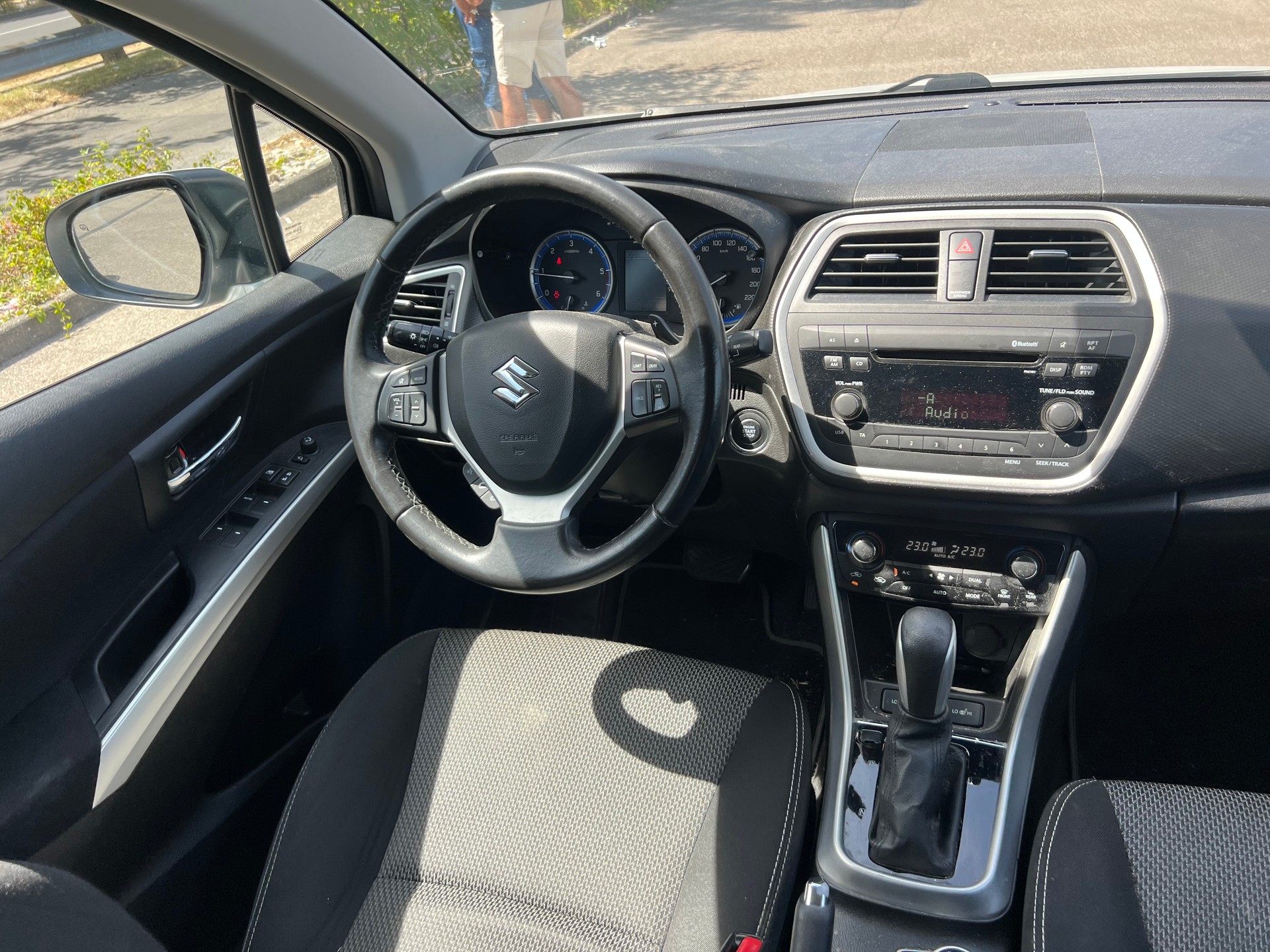 SUZUKI SX4 S-Cross 1.6 TD PizSulai Top 4WD TCSS-image-11