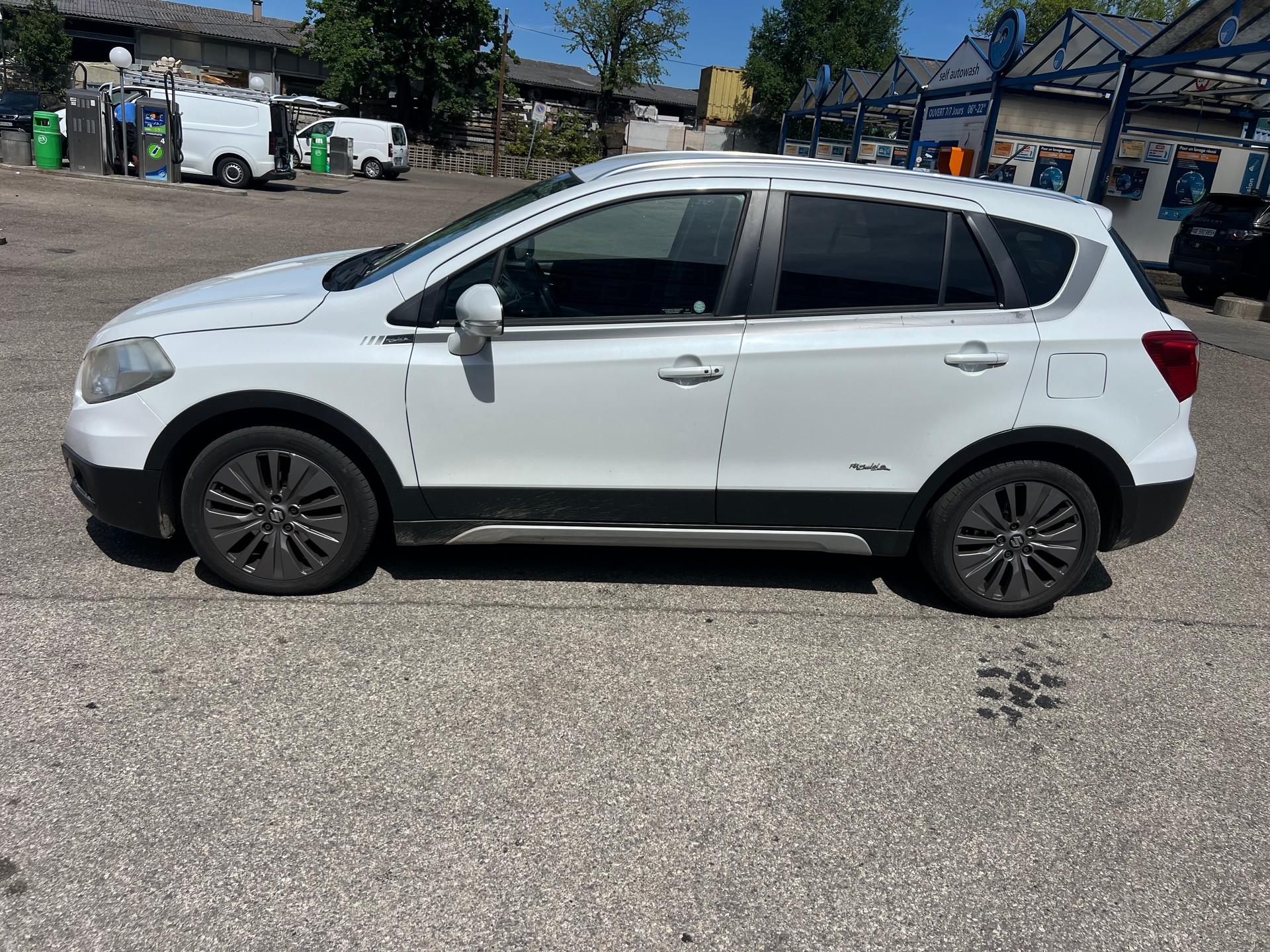 SUZUKI SX4 S-Cross 1.6 TD PizSulai Top 4WD TCSS-image-2