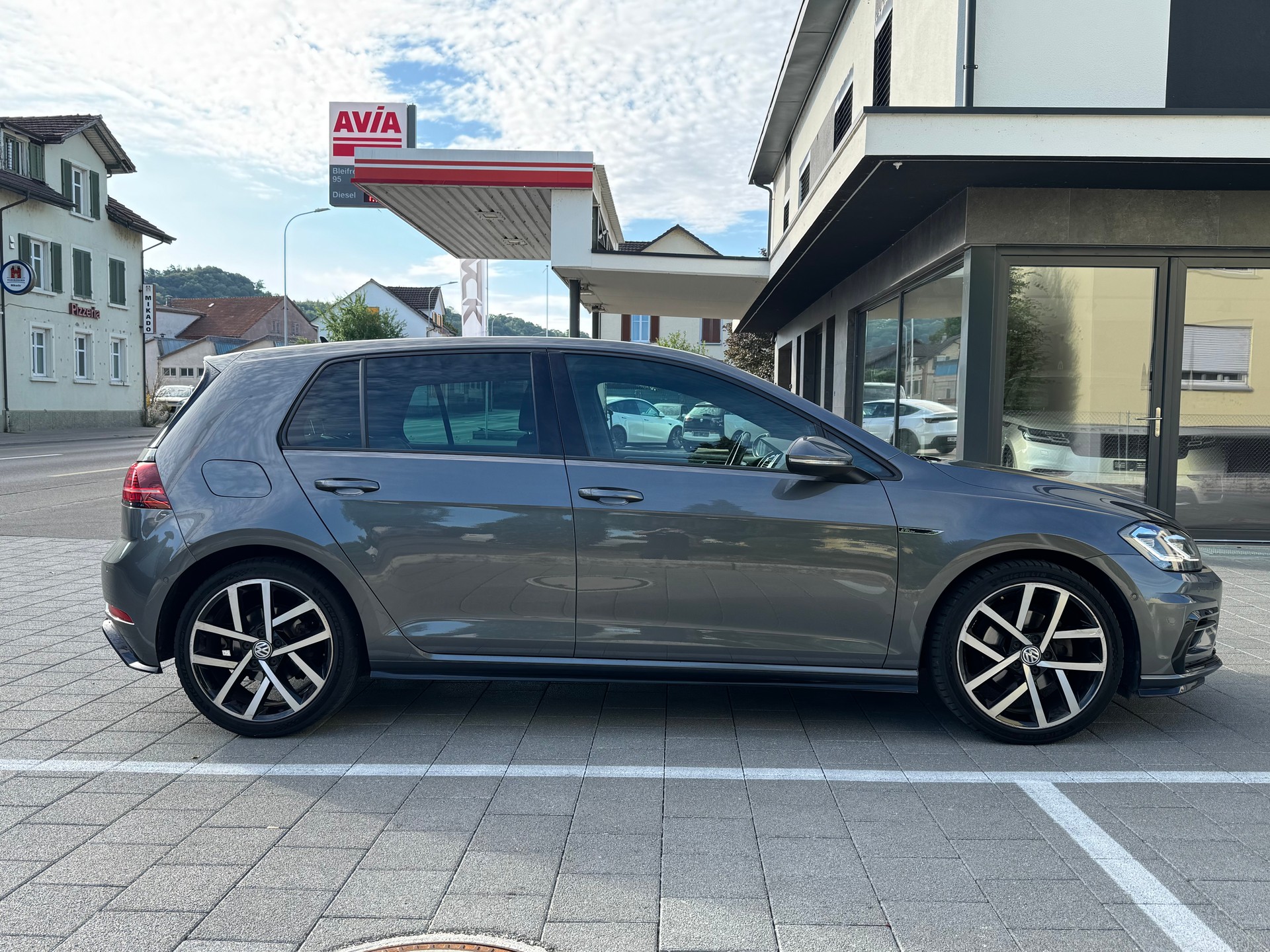 VW Golf 1.5 TSI R-Line DSG-image-5