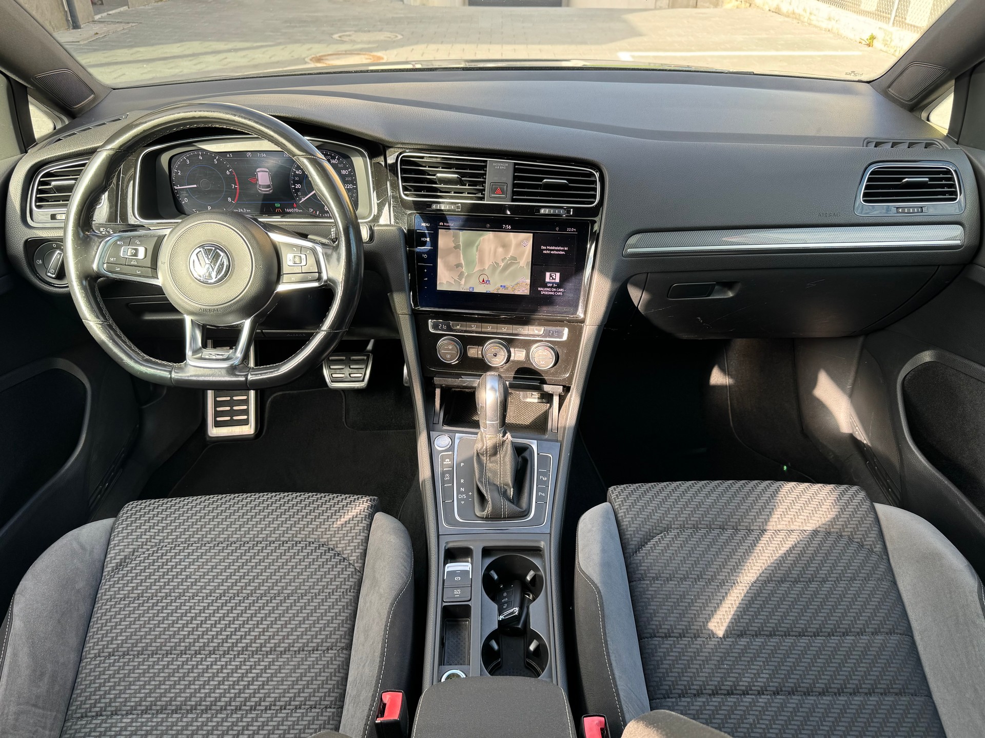 VW Golf 1.5 TSI R-Line DSG-image-9