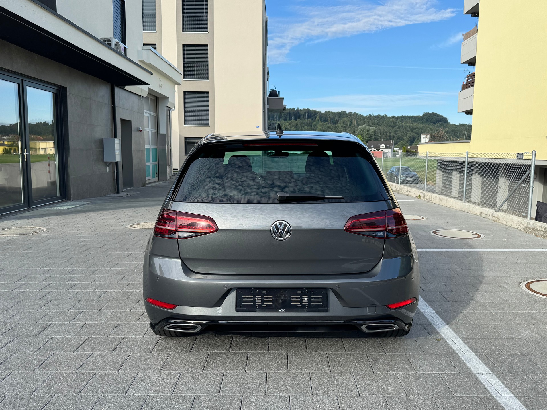 VW Golf 1.5 TSI R-Line DSG-image-3