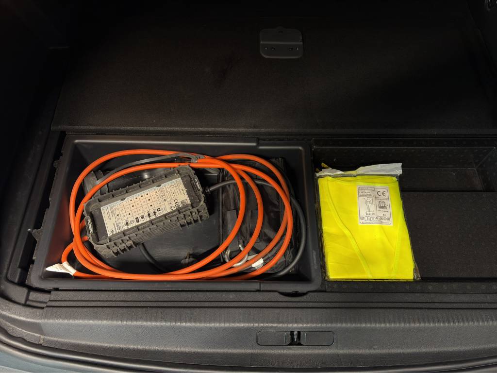 PEUGEOT 3008 225e Hybrid2 GT EAT8-image-14