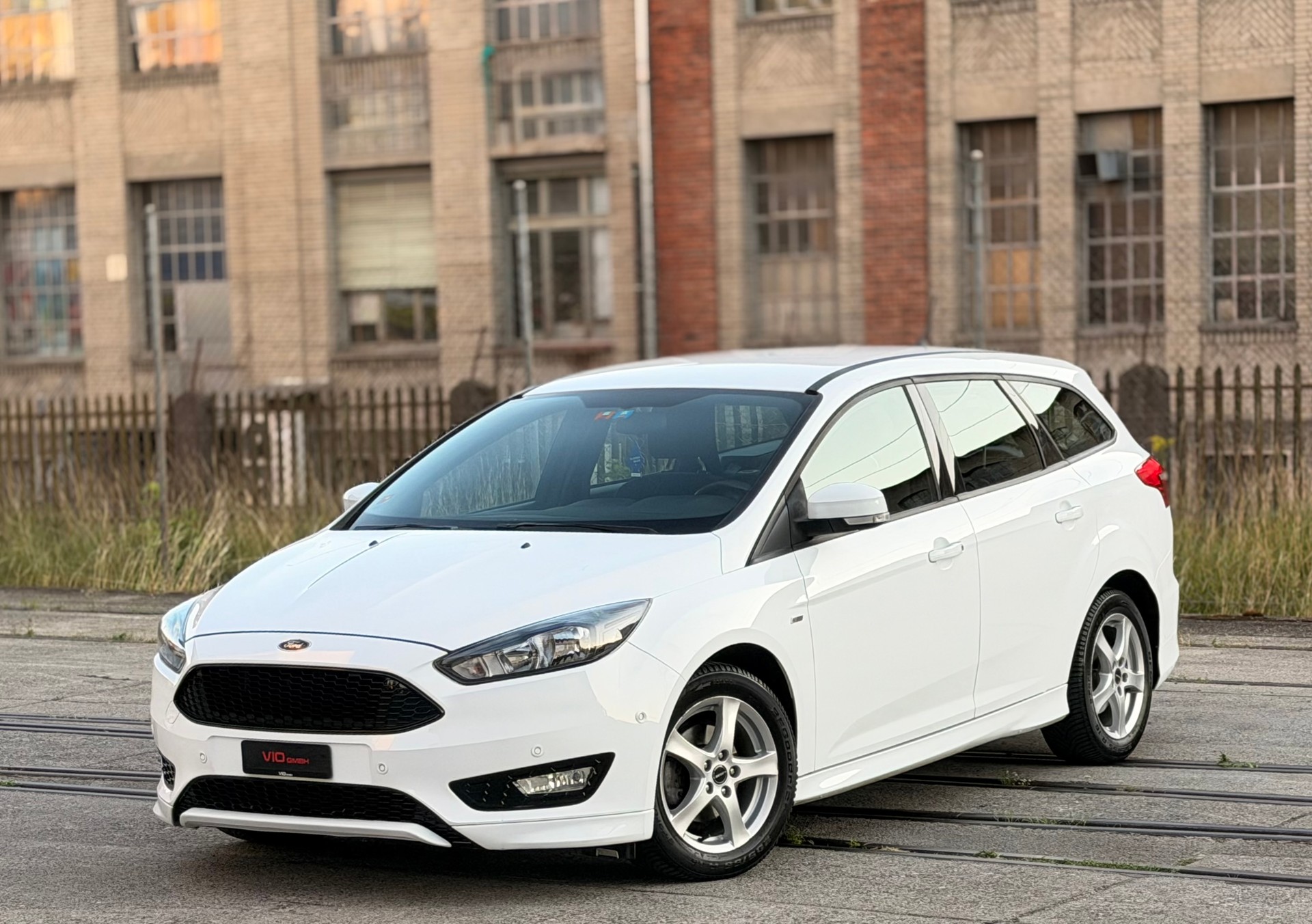 FORD Focus 1.0 SCTi ST Line Automatic-image-0