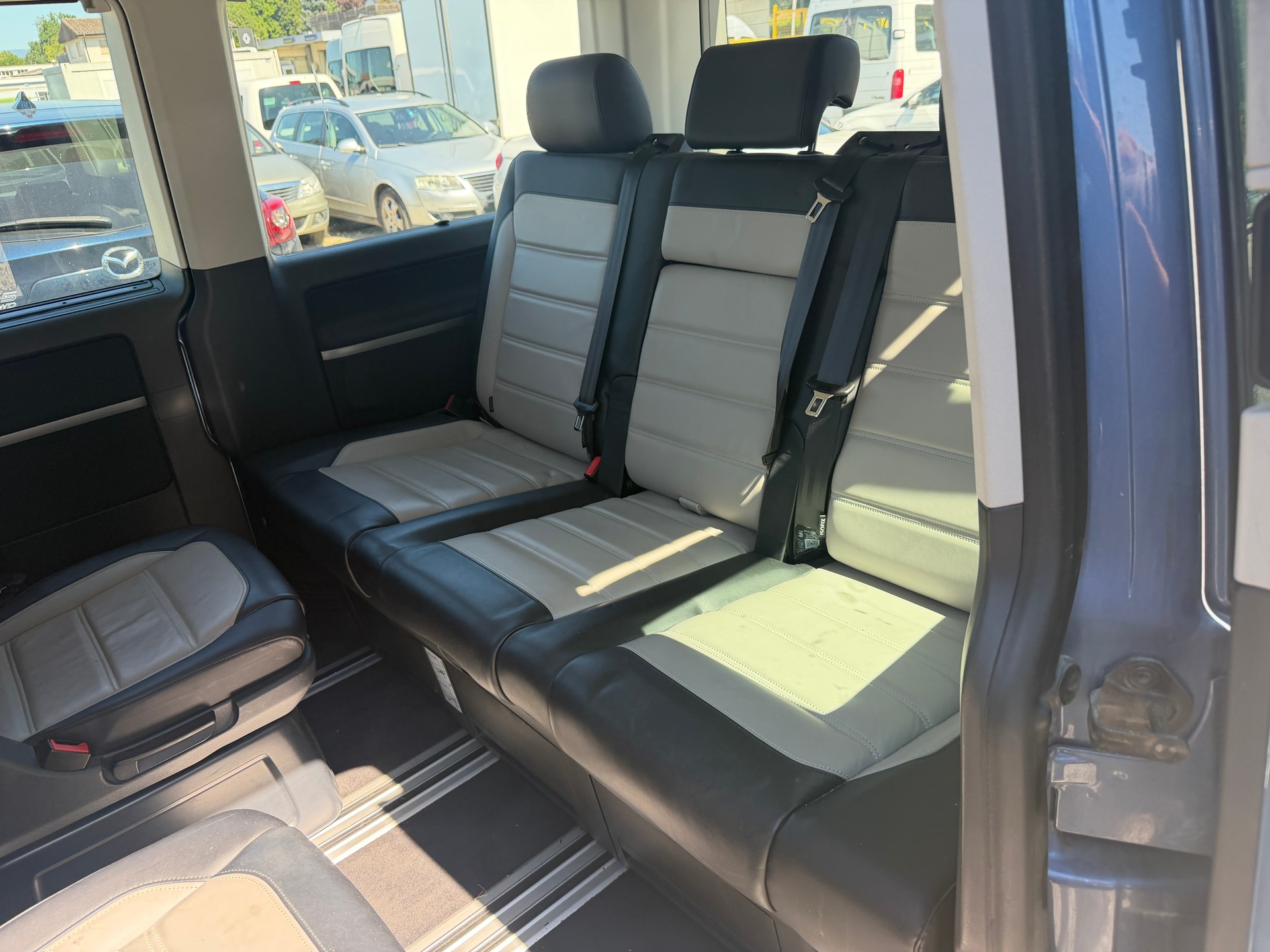 VW T6 Multivan 2.0 TDI Business 4Motion-image-9
