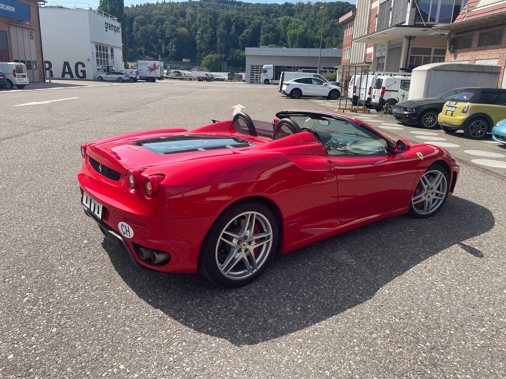 FERRARI 4.3-image-3