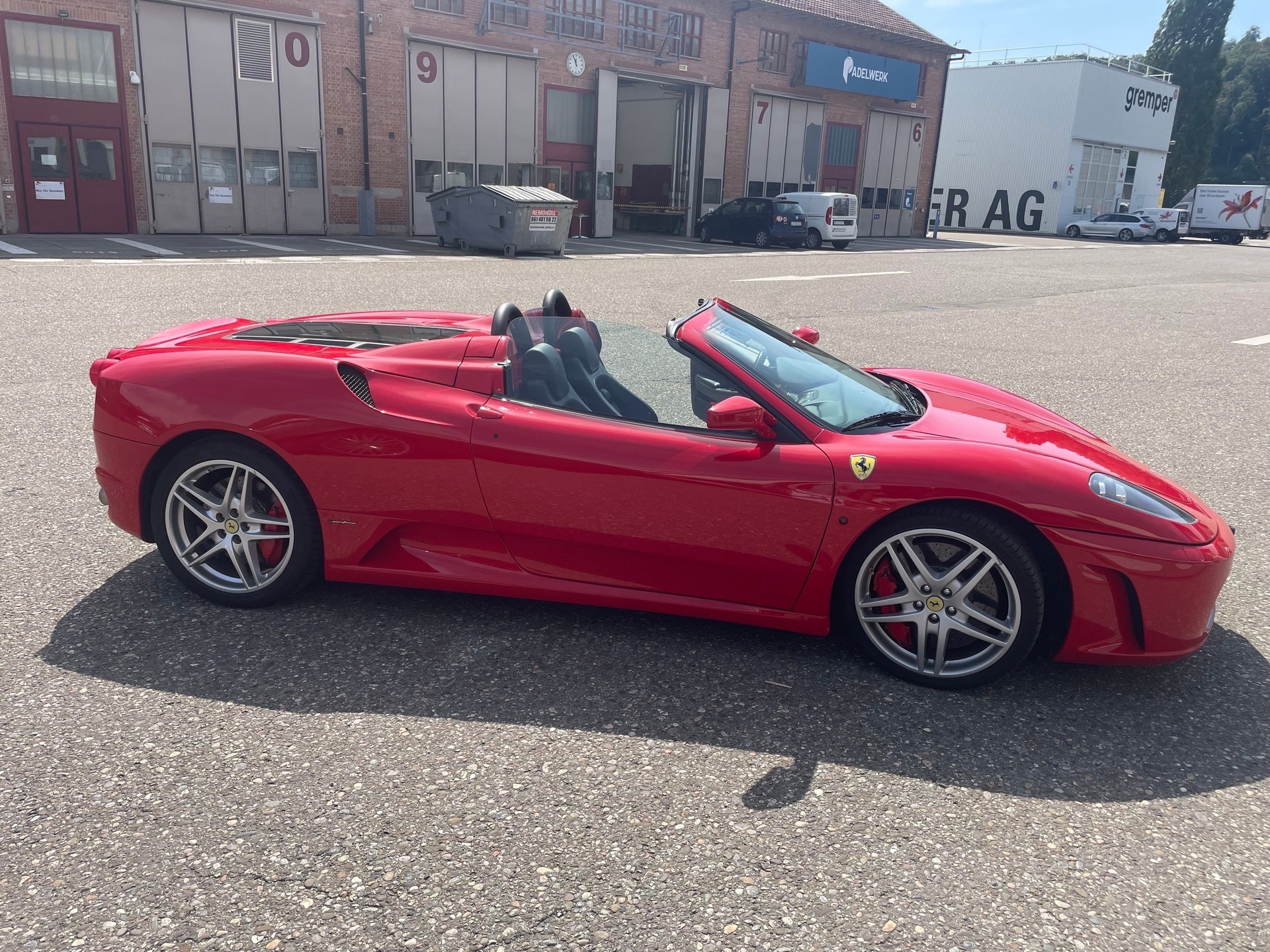 FERRARI 4.3-image-0