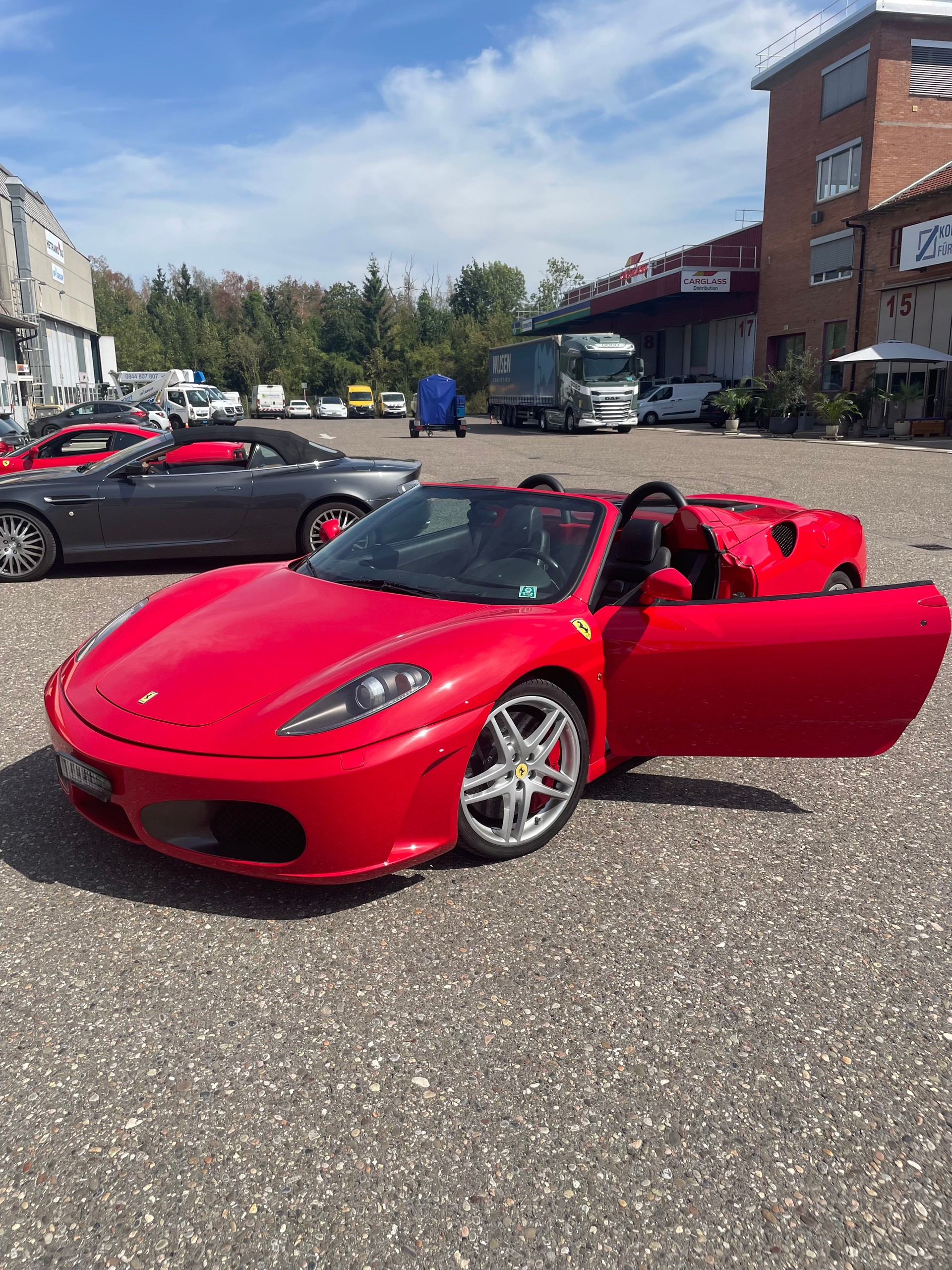 FERRARI 4.3-image-1